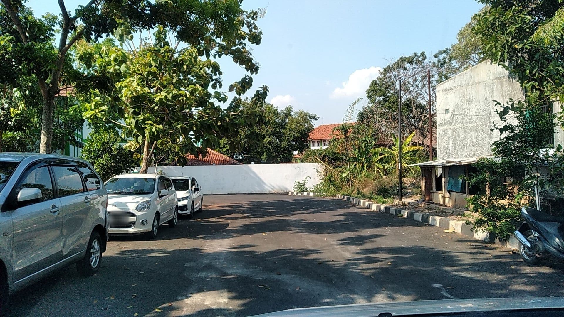 Street view near Hotel Bajirut, Semarang