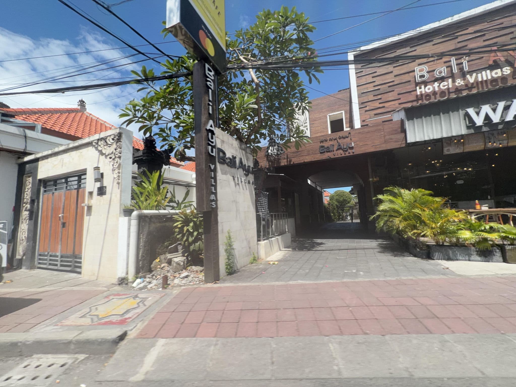 Street view near Jambuluwuk Oceano Seminyak Hotel, Legian