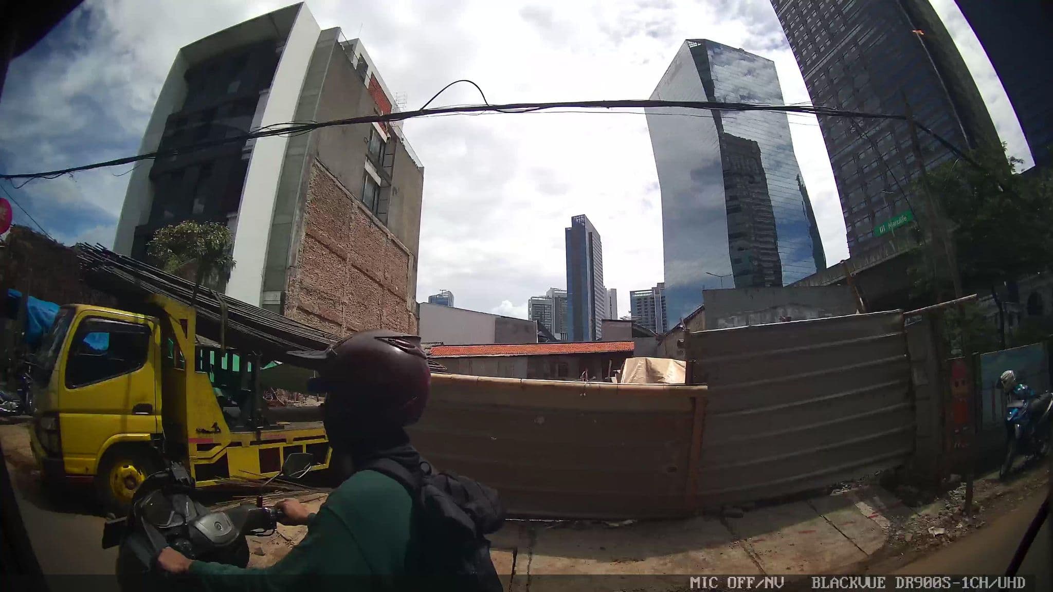 Street view near Upscale Suites, Jakarta — © Kaart---RIGHT (CC BY-SA · Mapillary)