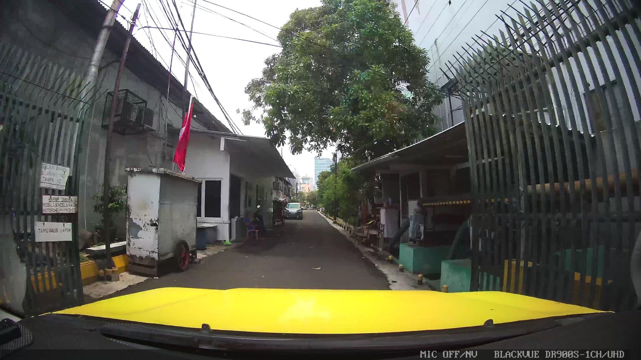 Street view near Golden Boutique, Jakarta — © Kaart---FRONT (CC BY-SA · Mapillary)