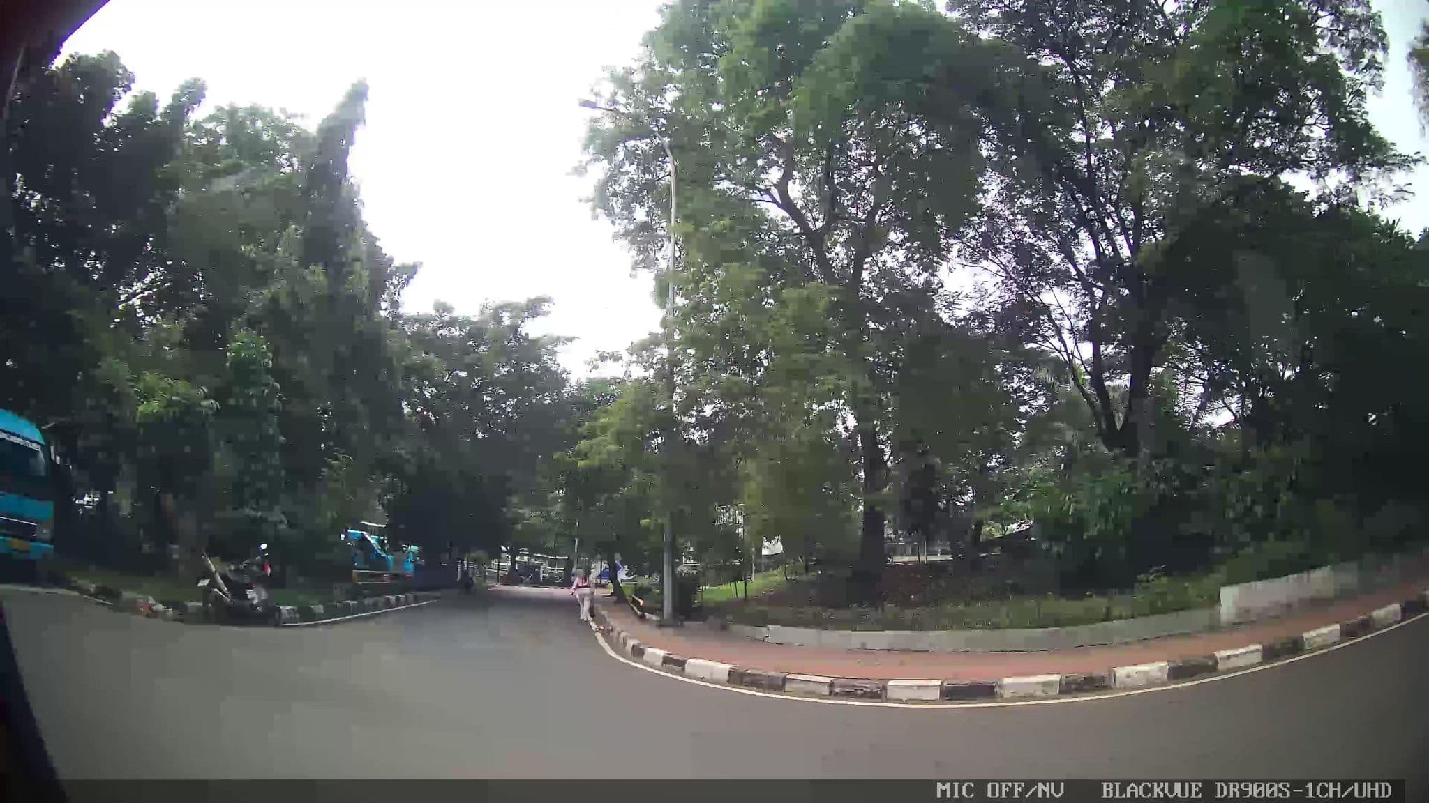 Street view near Feodora, Jakarta — © Kaart---RIGHT (CC BY-SA · Mapillary)