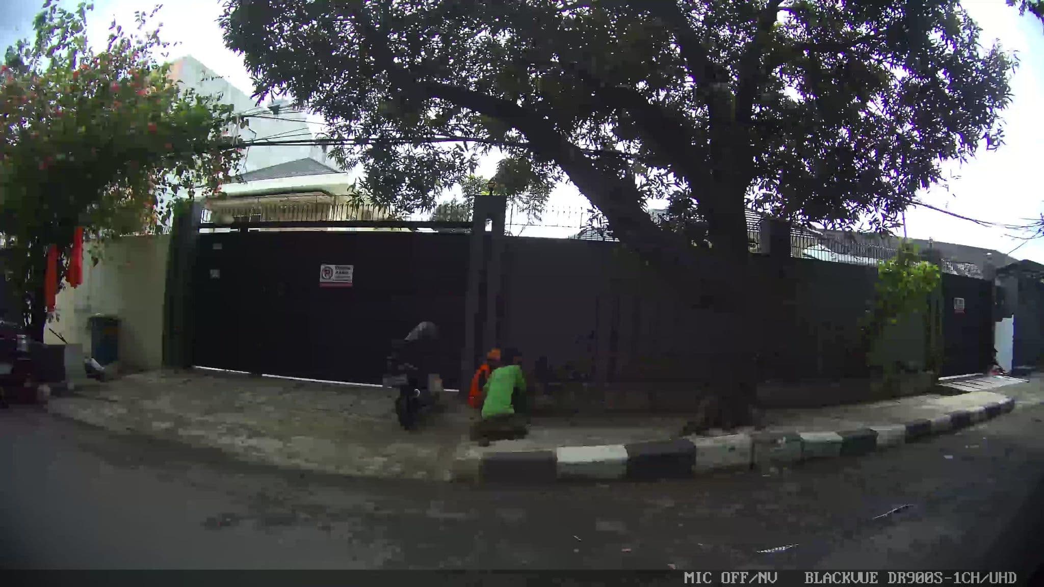 Street view near Senen Indah, Jakarta — © Kaart---LEFT (CC BY-SA · Mapillary)