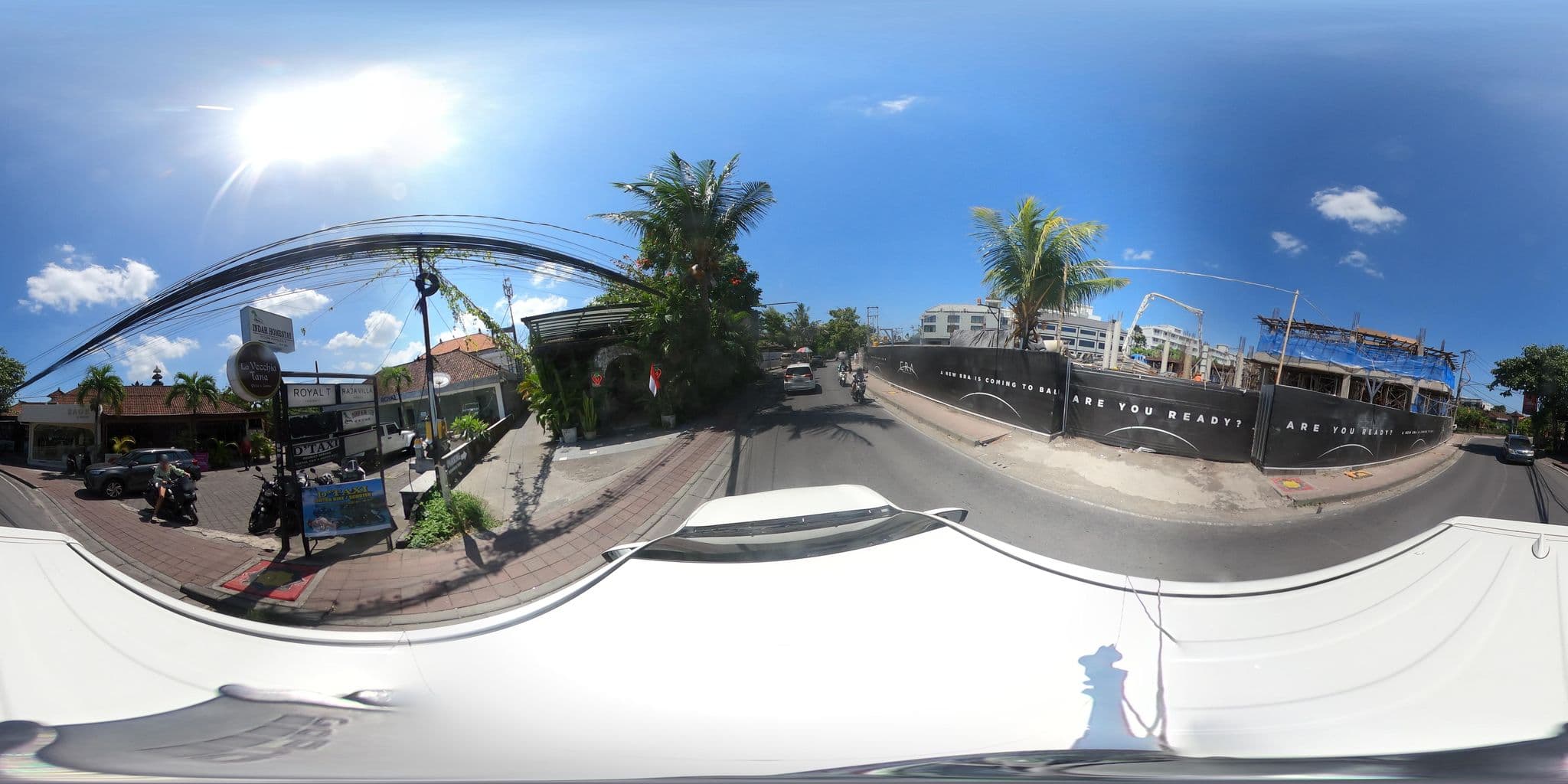 Street view near Socialista LifeStyle Hostel, Legian