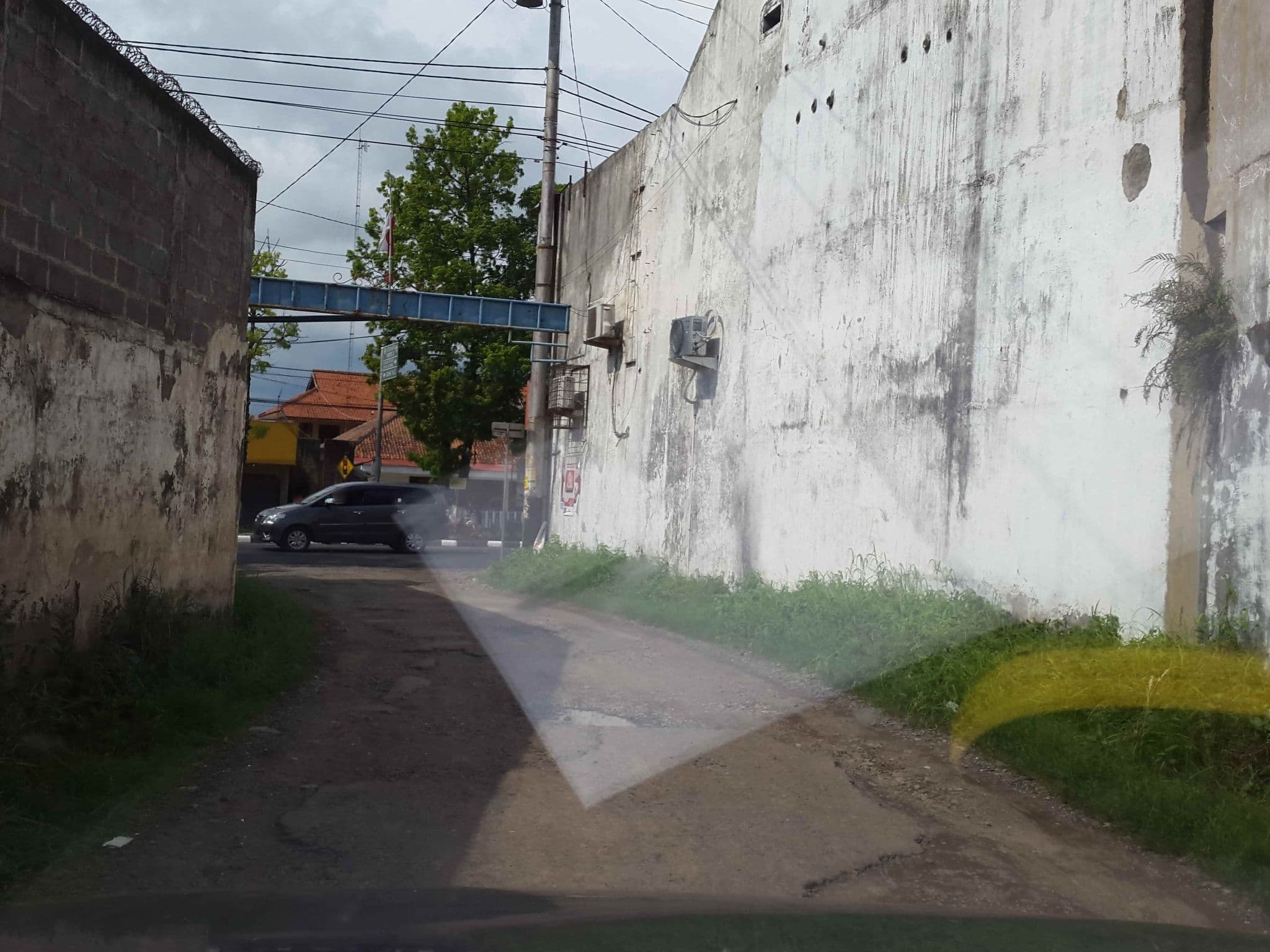 Street view near Hotel Kencana, Kutoarjo — © roadroid (CC BY-SA · Mapillary)