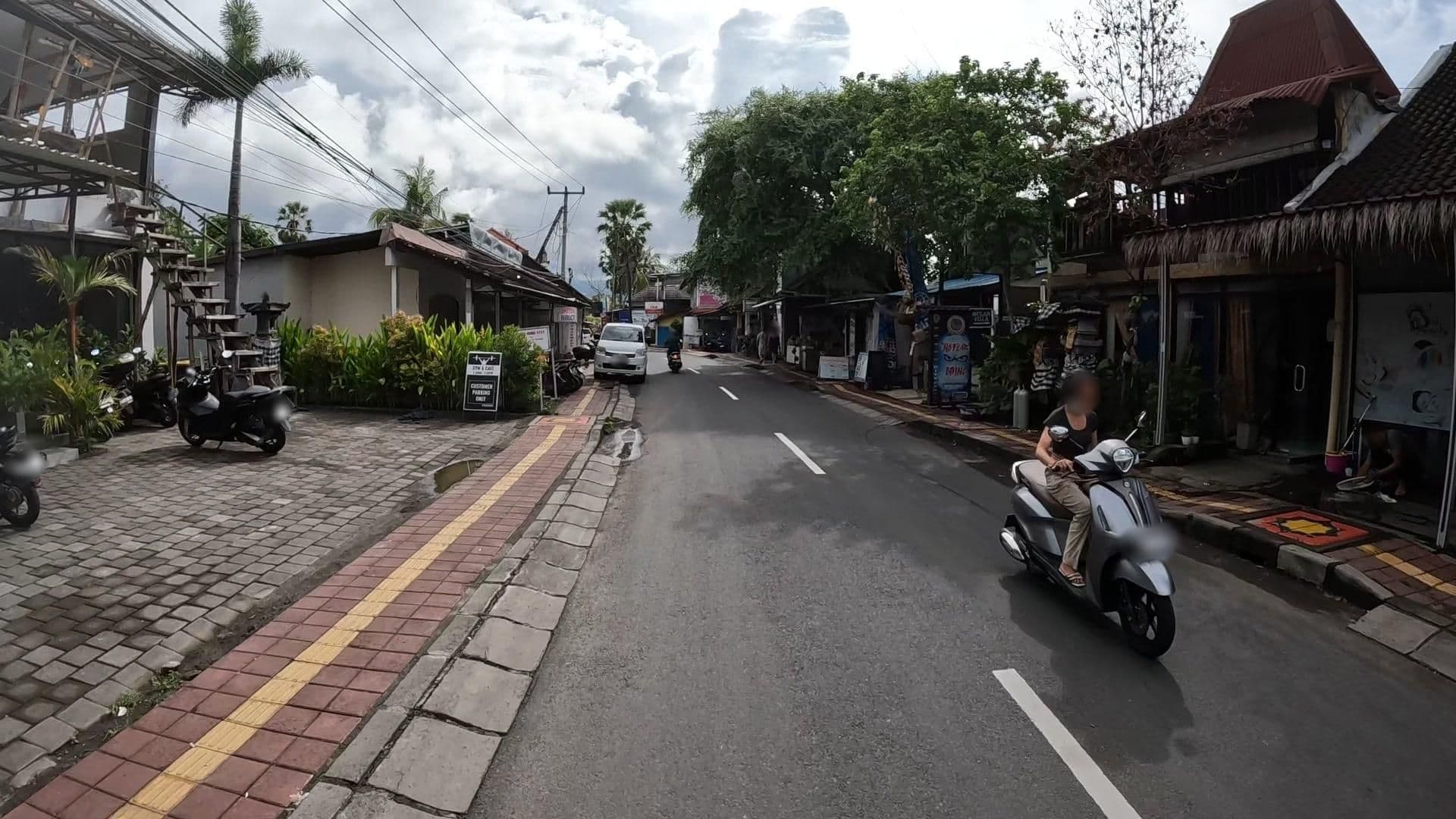 Street view near La Bila Dive Resort, Amlapura