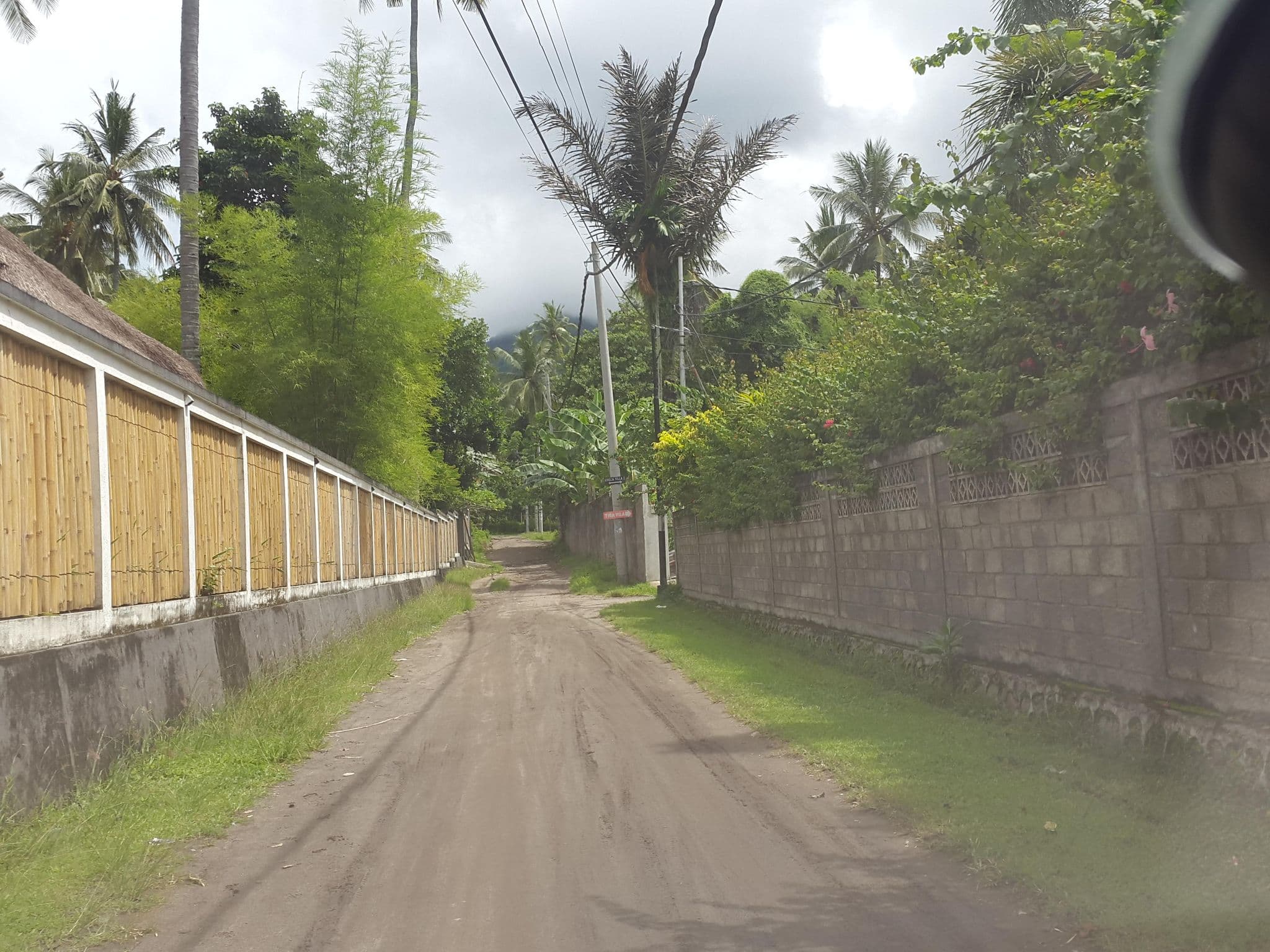 Street view near Villa Gandari, Senggigi