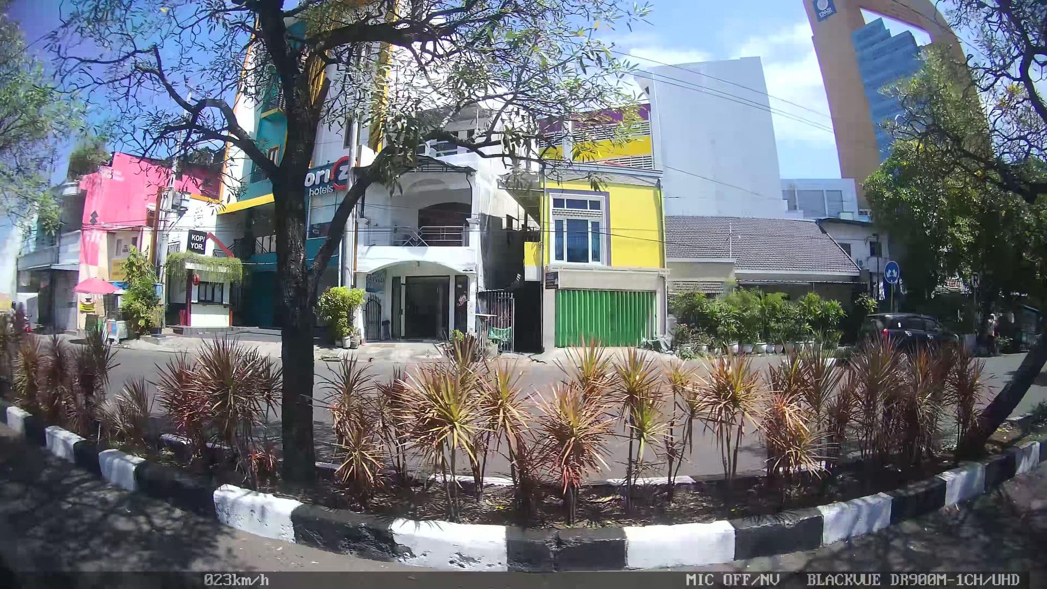 Street view near Oriza Hotel, Surabaya