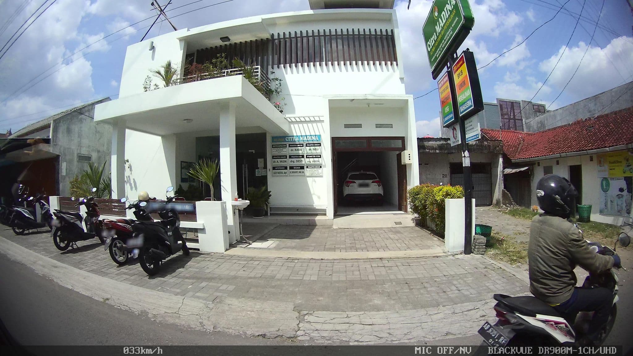 Street view near The Edwin Syariah (OYO 611), Gamping Lor — © kaart_1 (CC BY-SA · Mapillary)