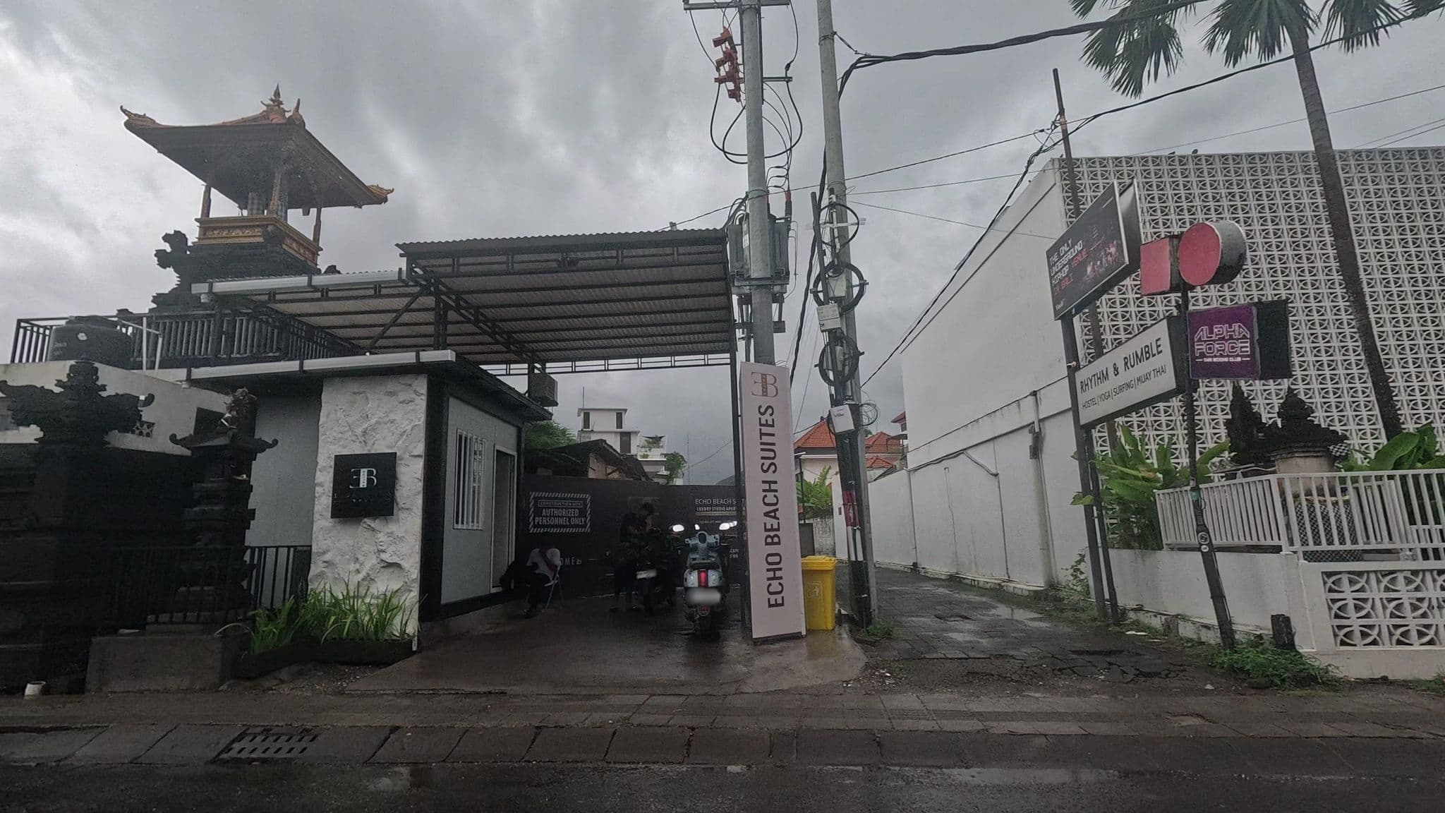 Street view near Rhythm & Rumble, Dalung