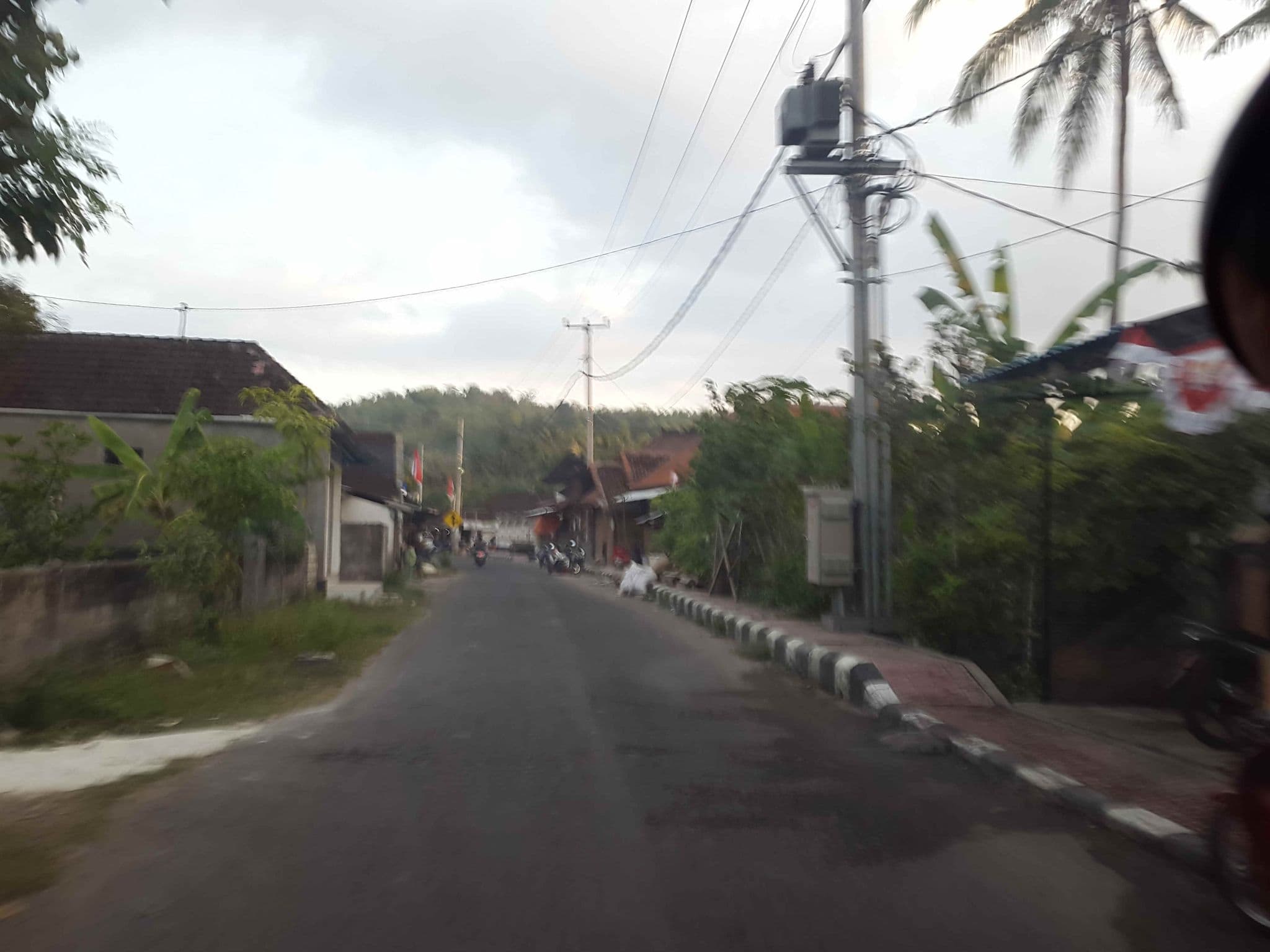 Street view near Happy Penida Hostel (good location), Klungkung