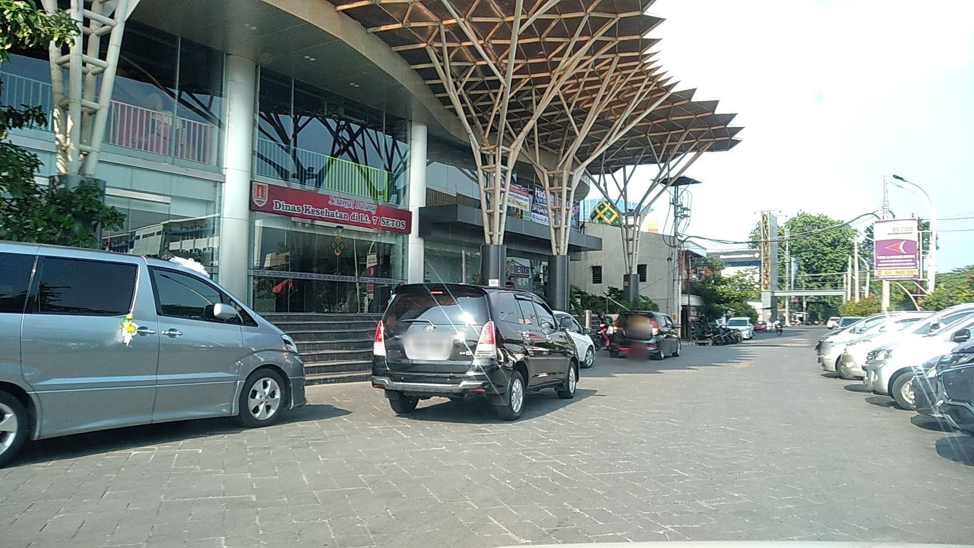 Street view near MG Setos Hotel Semarang, Semarang