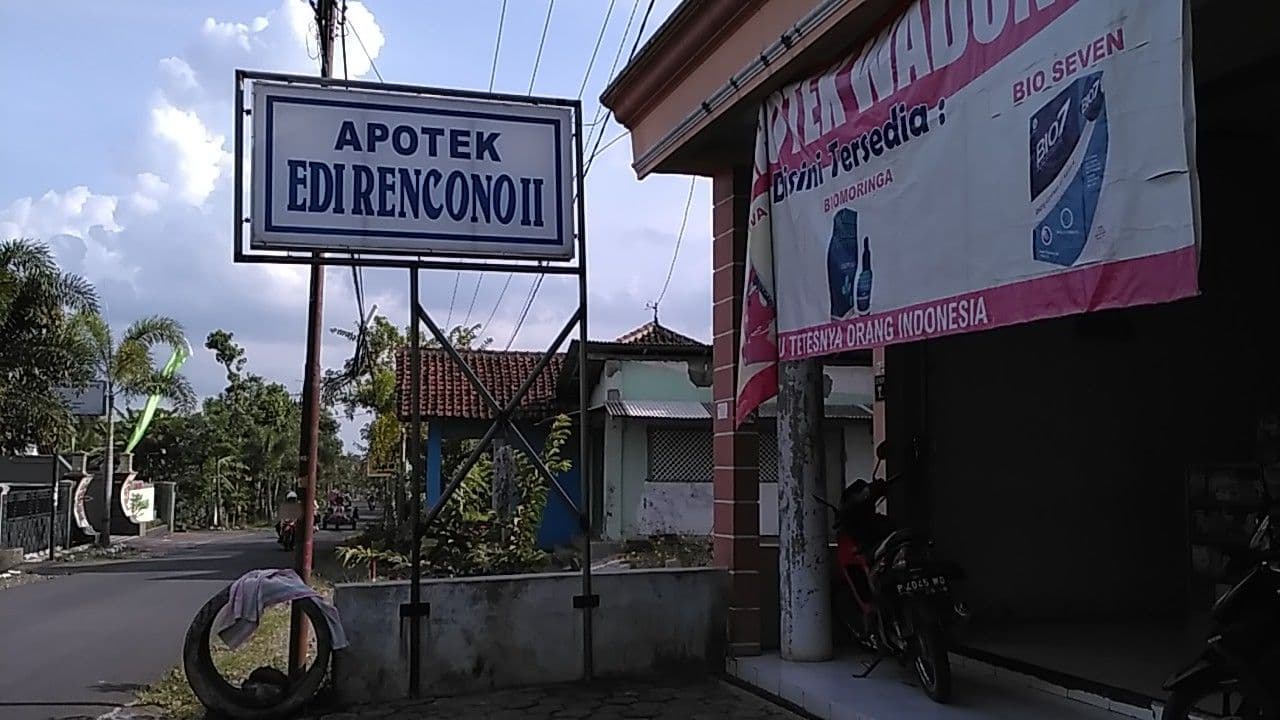 Street view near Hotel Pinus, Genteng — © faldykudo (CC BY-SA · Mapillary)