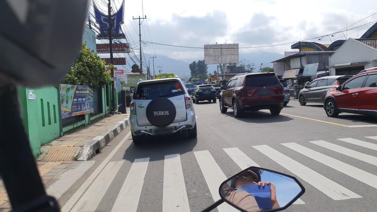 Street view near The Yonan Hotel and Convention, Caringin — © smaart (CC BY-SA · Mapillary)
