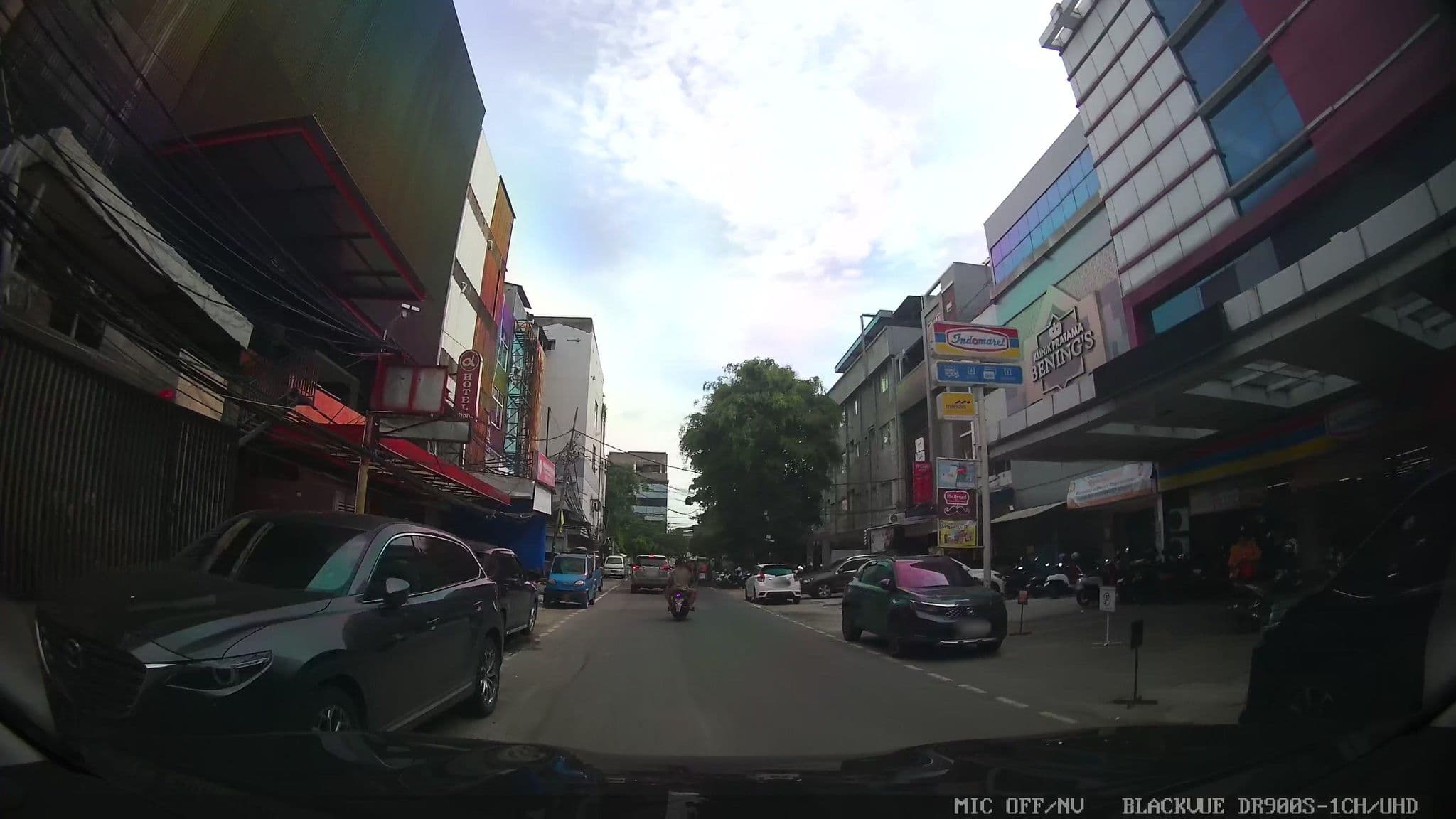 Street view near Wow! Hotel Mangga Besar, Jakarta