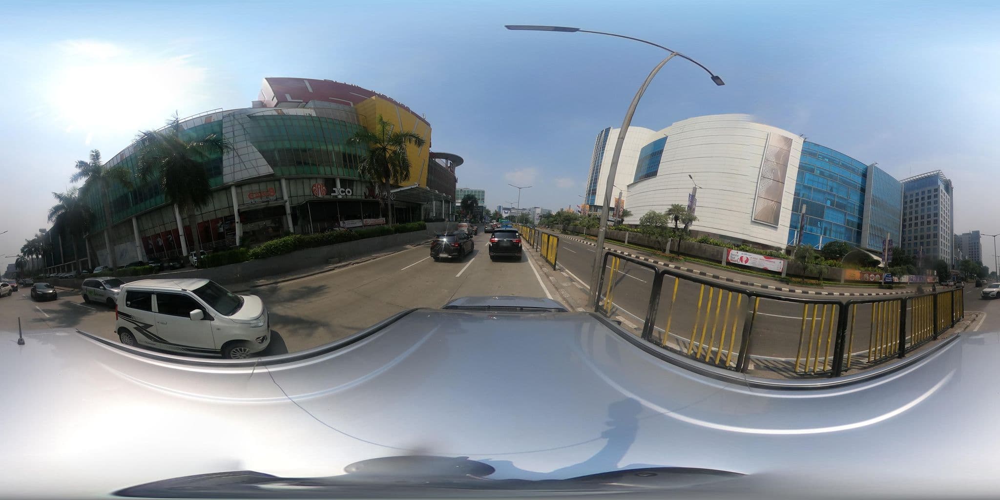 Street view near Hotel Holiday Inn Express, Jakarta