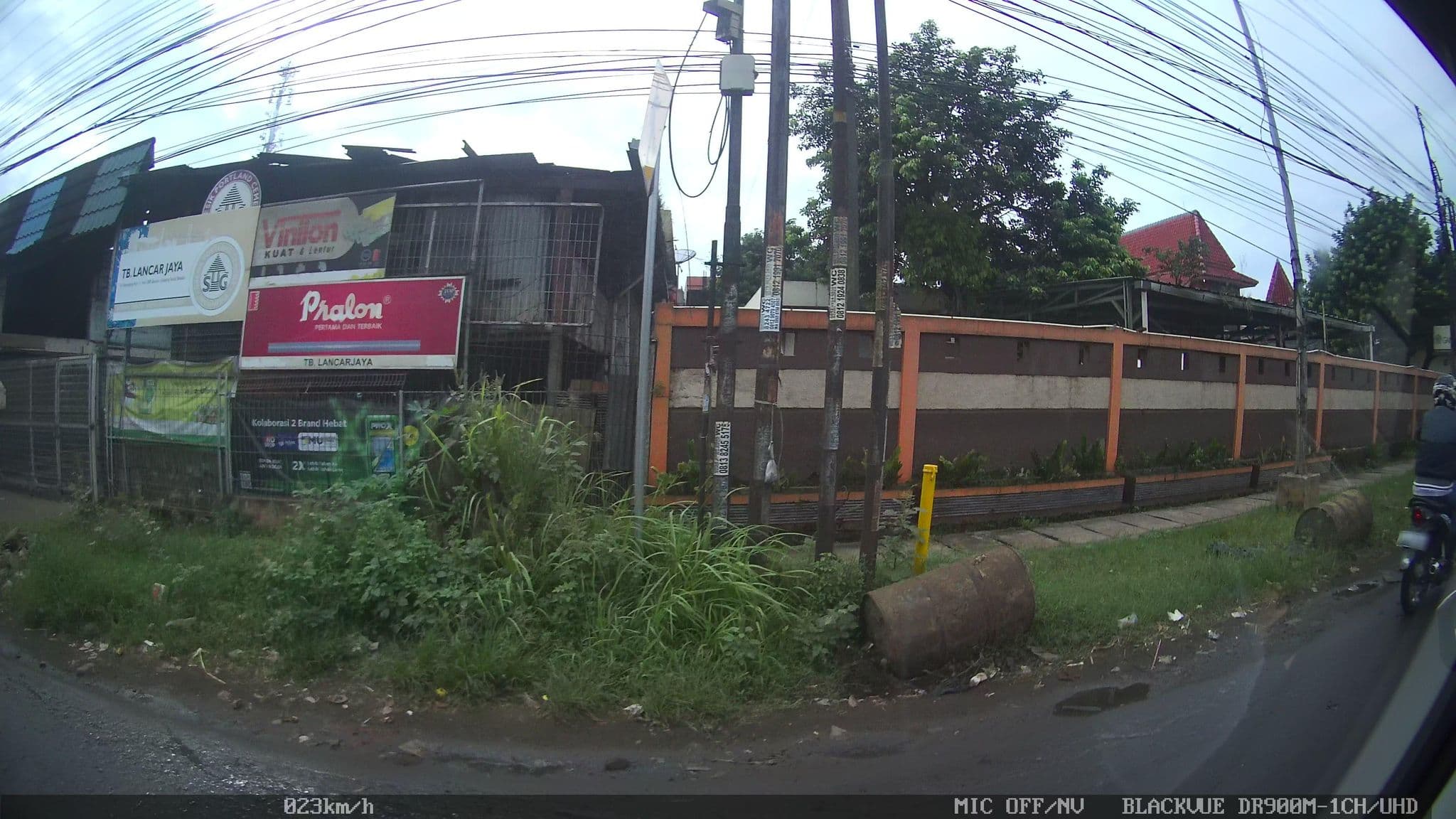 Street view near Hotel Gandamanah Bekasi, Cileungsir — © kaart_2 (CC BY-SA · Mapillary)