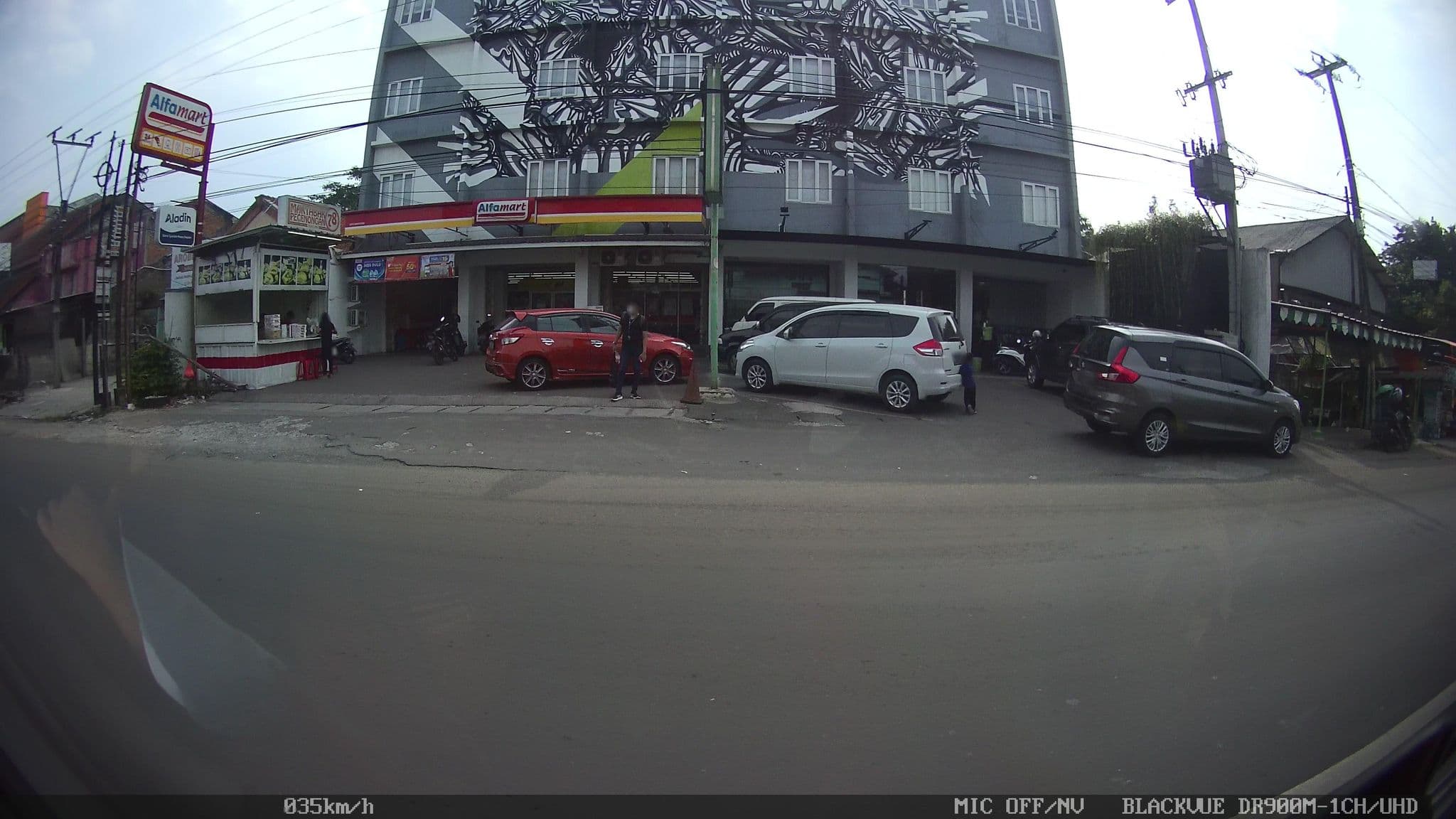 Street view near Versa Hotel, Bekasi — © kaart_1 (CC BY-SA · Mapillary)