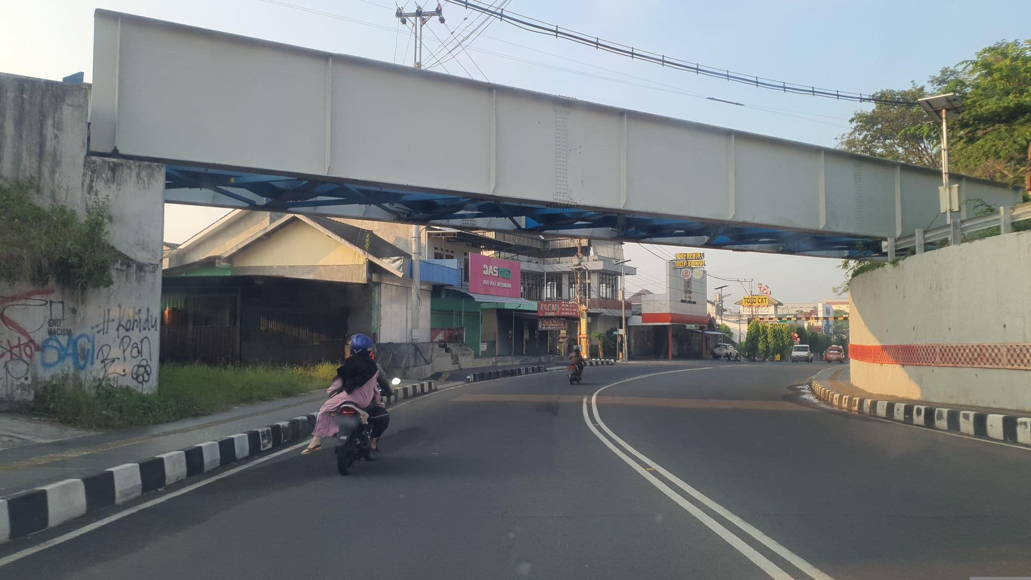Street view near Hotel Diafan, Selogiri — © FotoPeta (CC BY-SA · Mapillary)