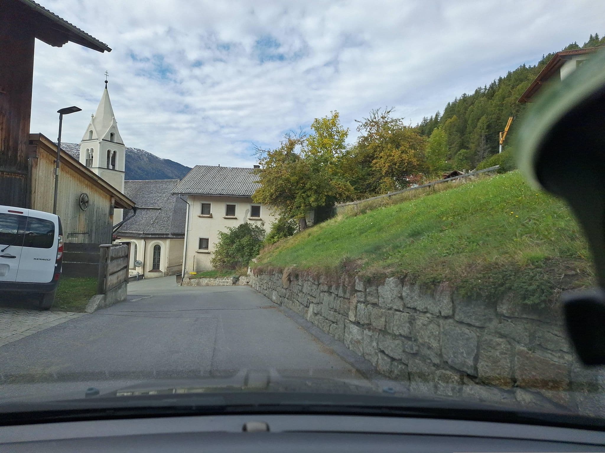 Street view near Alpenrose, Ried im Oberinntal — © Langfahrer (CC BY-SA · Mapillary)