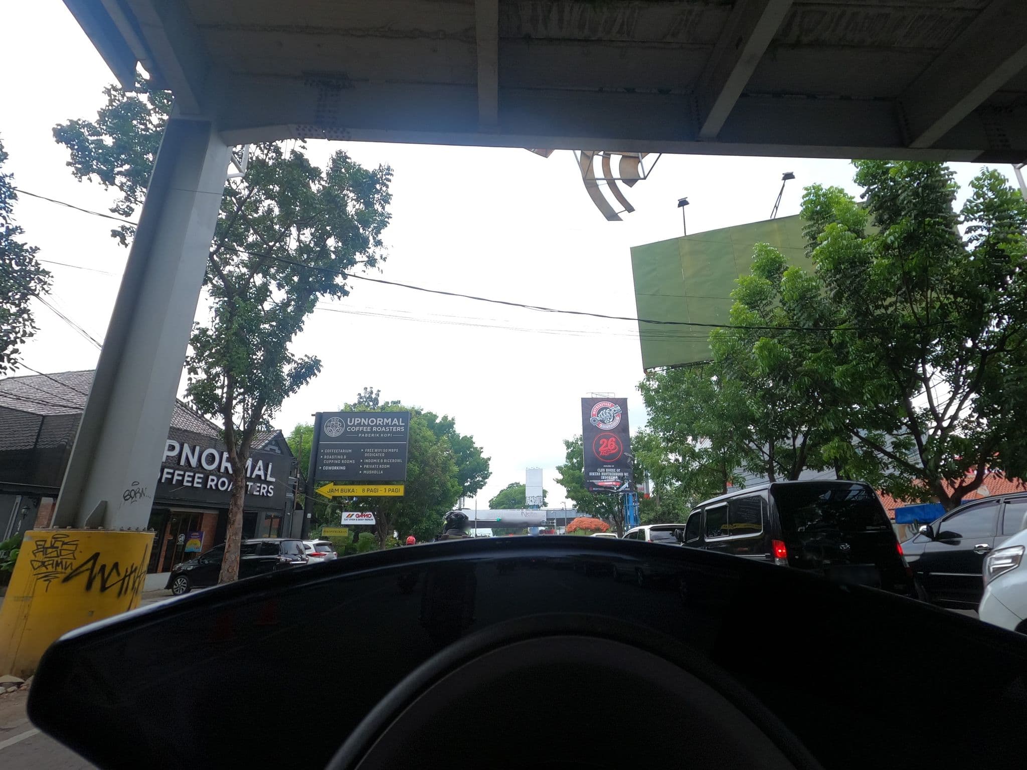 Street view near Kembang Hotel Cihampelas Bandung, Bandung — © addharuery (CC BY-SA · Mapillary)