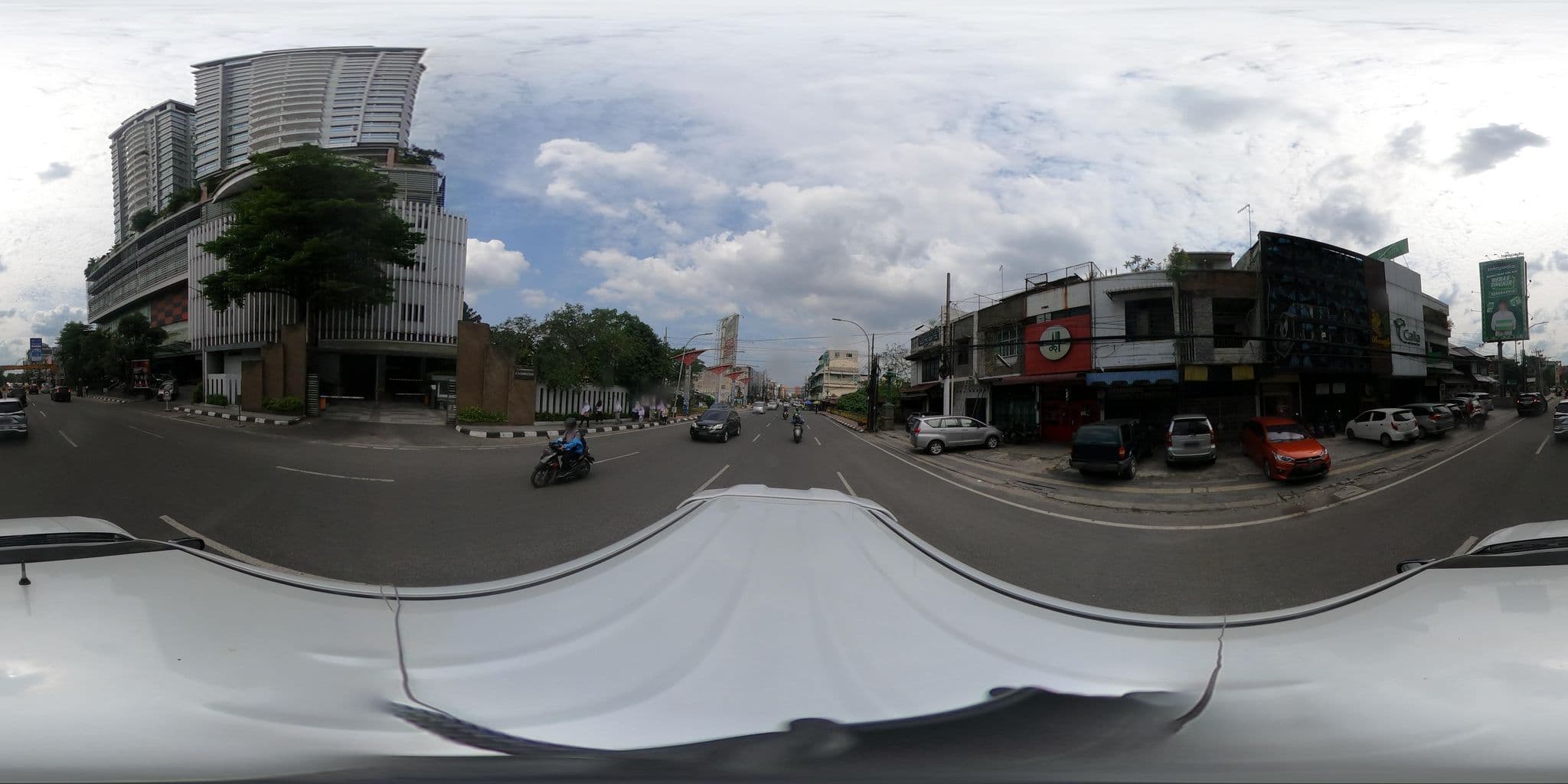 Street view near Cambridge Condominium, Medan