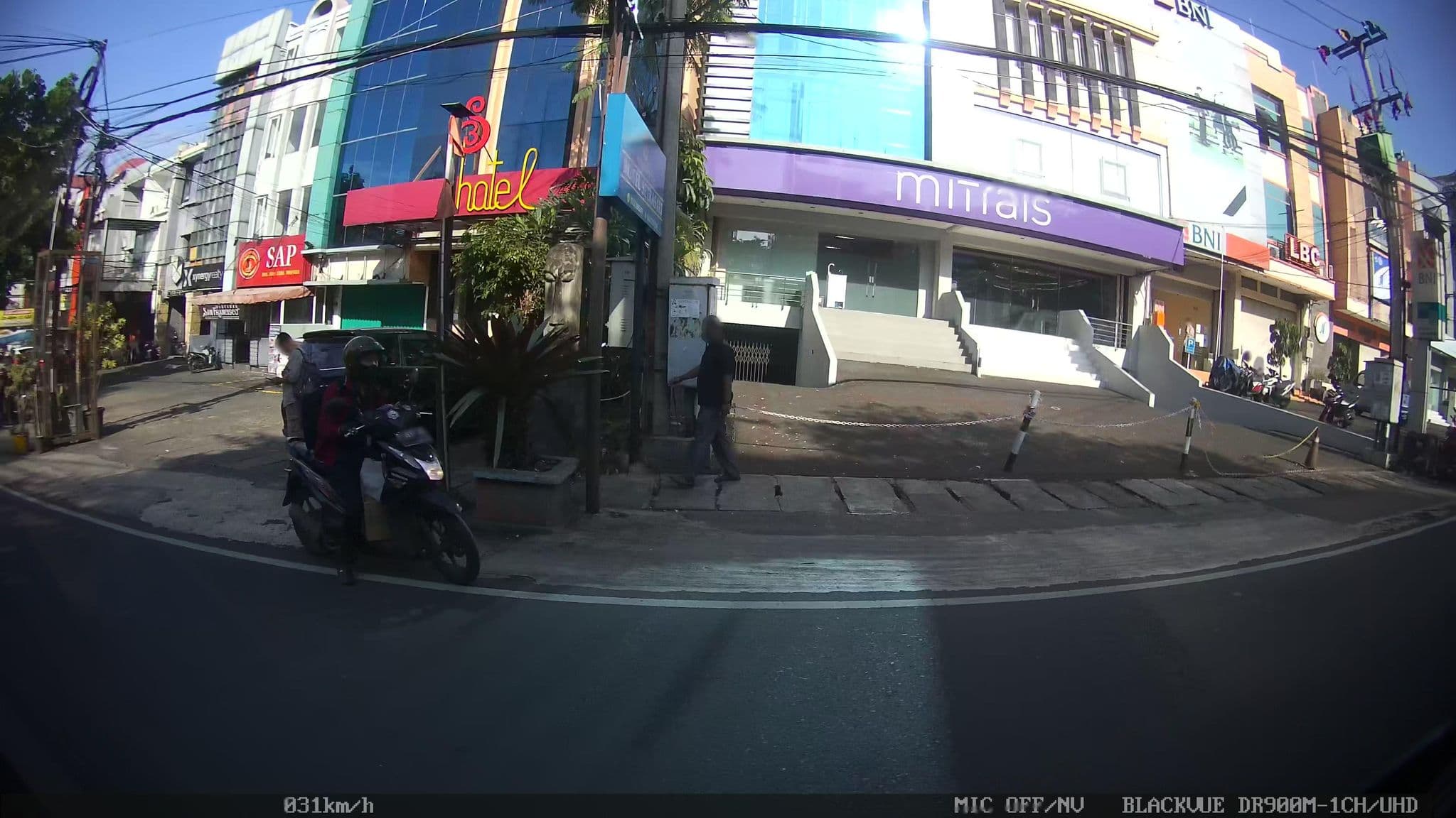 Street view near Setrasari Hotel, Cimahi — © kaart_2 (CC BY-SA · Mapillary)