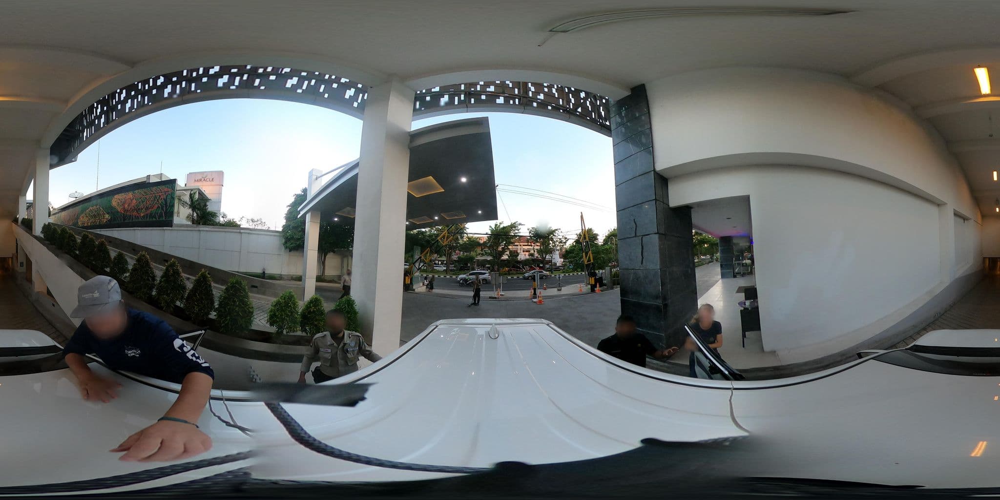 Street view near Oakwood Hotel & Residence Surabaya, Surabaya