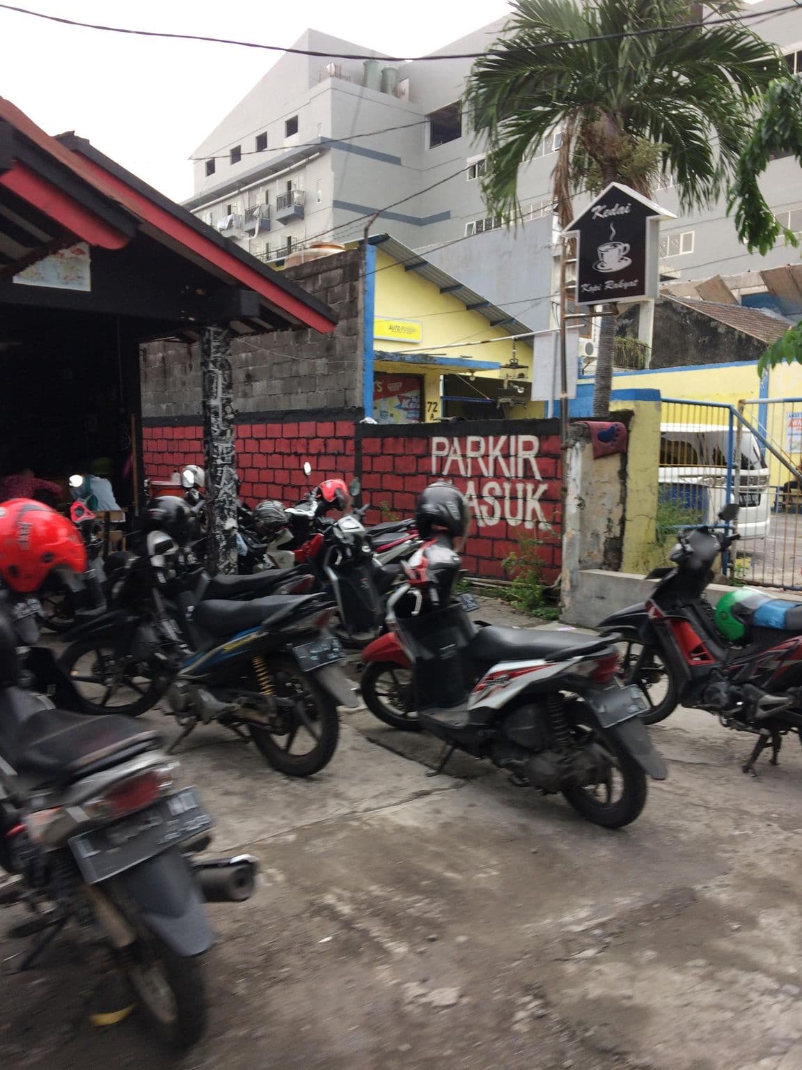 Street view near OYO 2075 Graha Marina, Surabaya