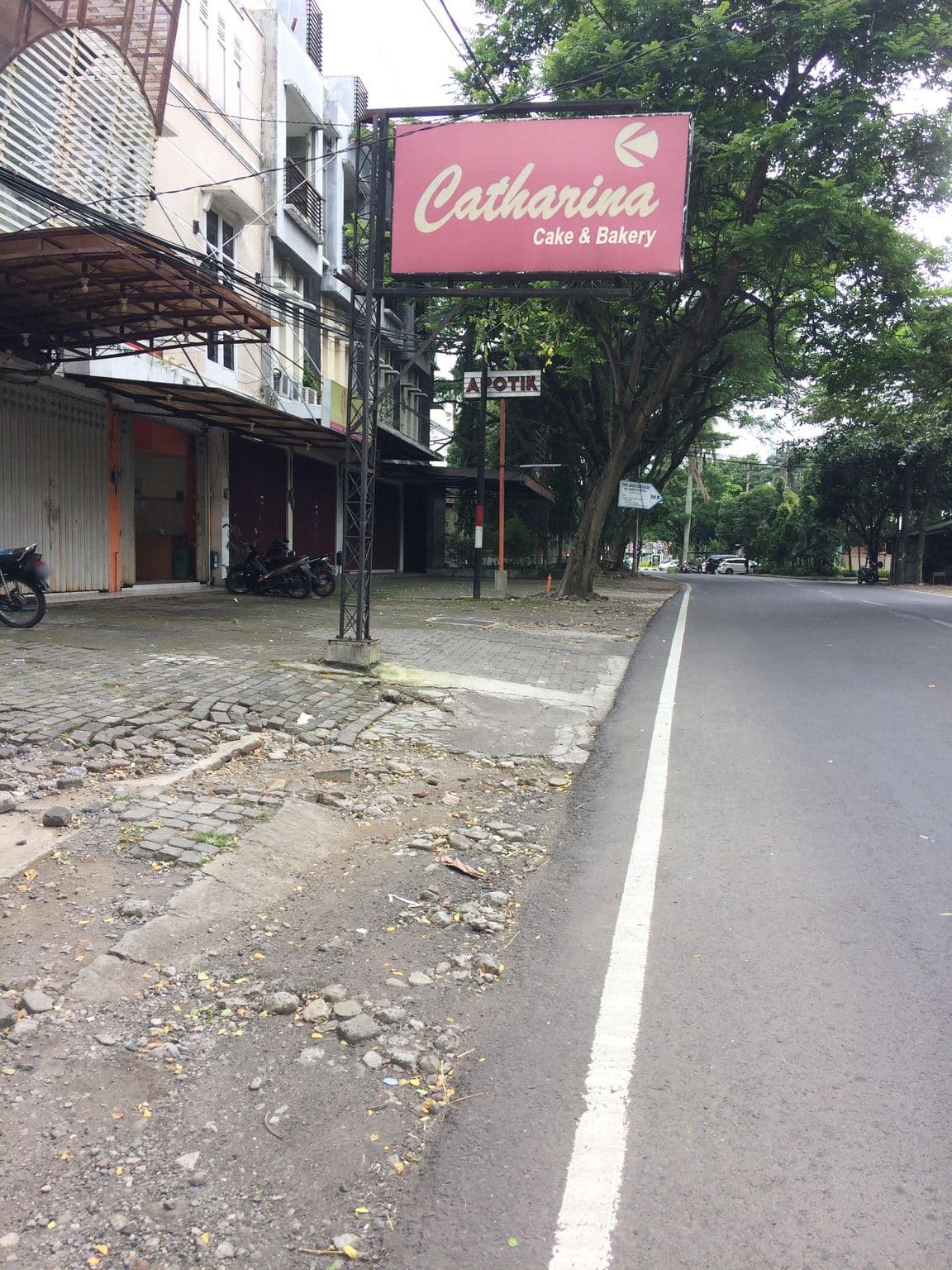 Street view near Ennys Gouse House, Malang