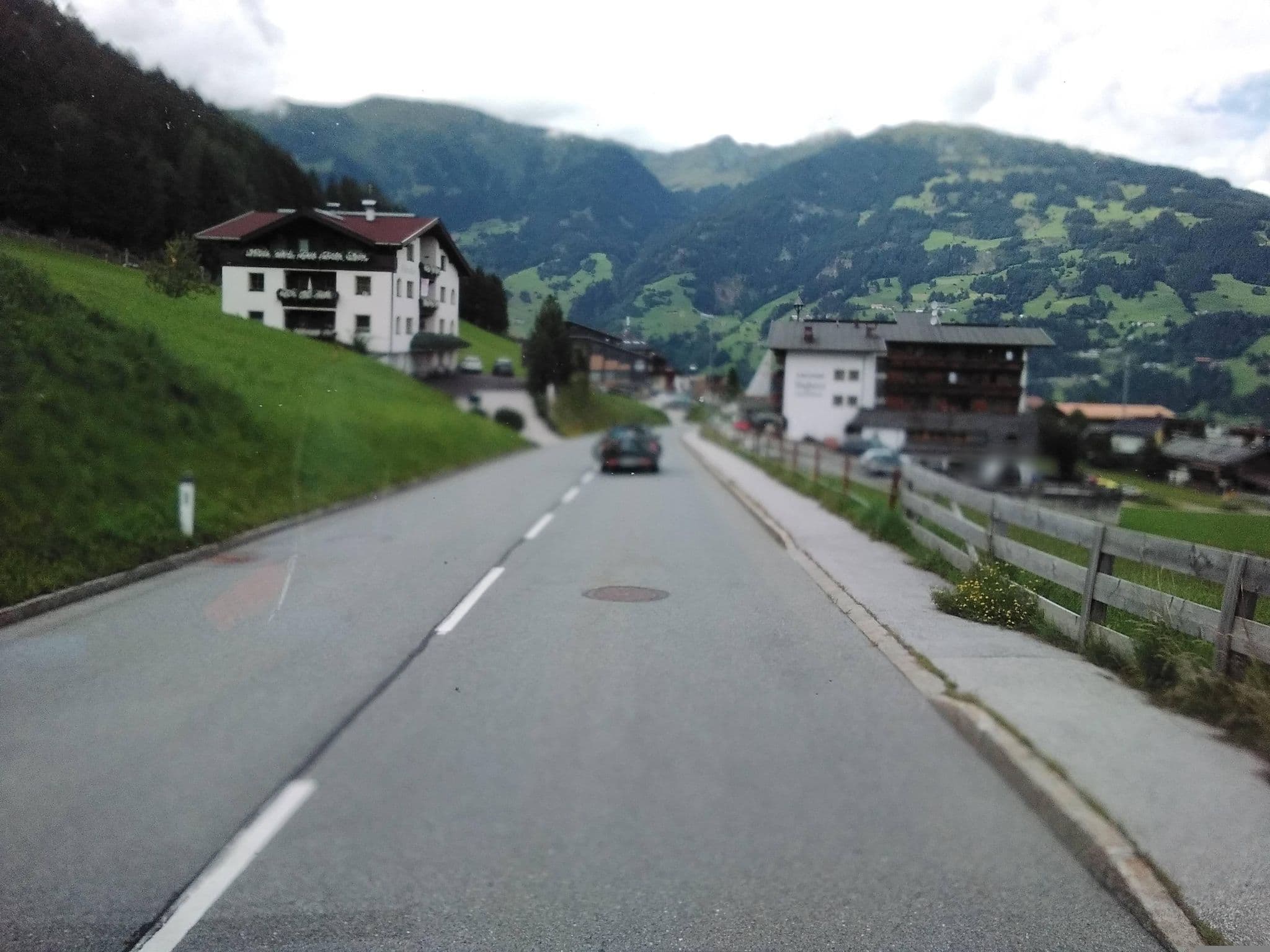 Street view near Ferienwohnungen Rieser, Zell am Ziller — © mprins (CC BY-SA · Mapillary)
