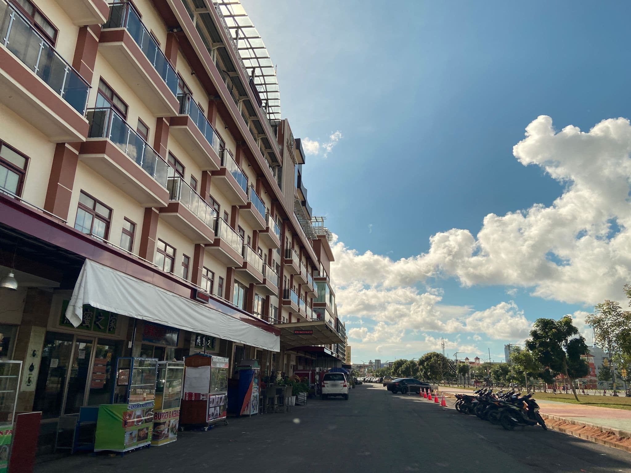 Street view near Green Rose Hotel, Batam