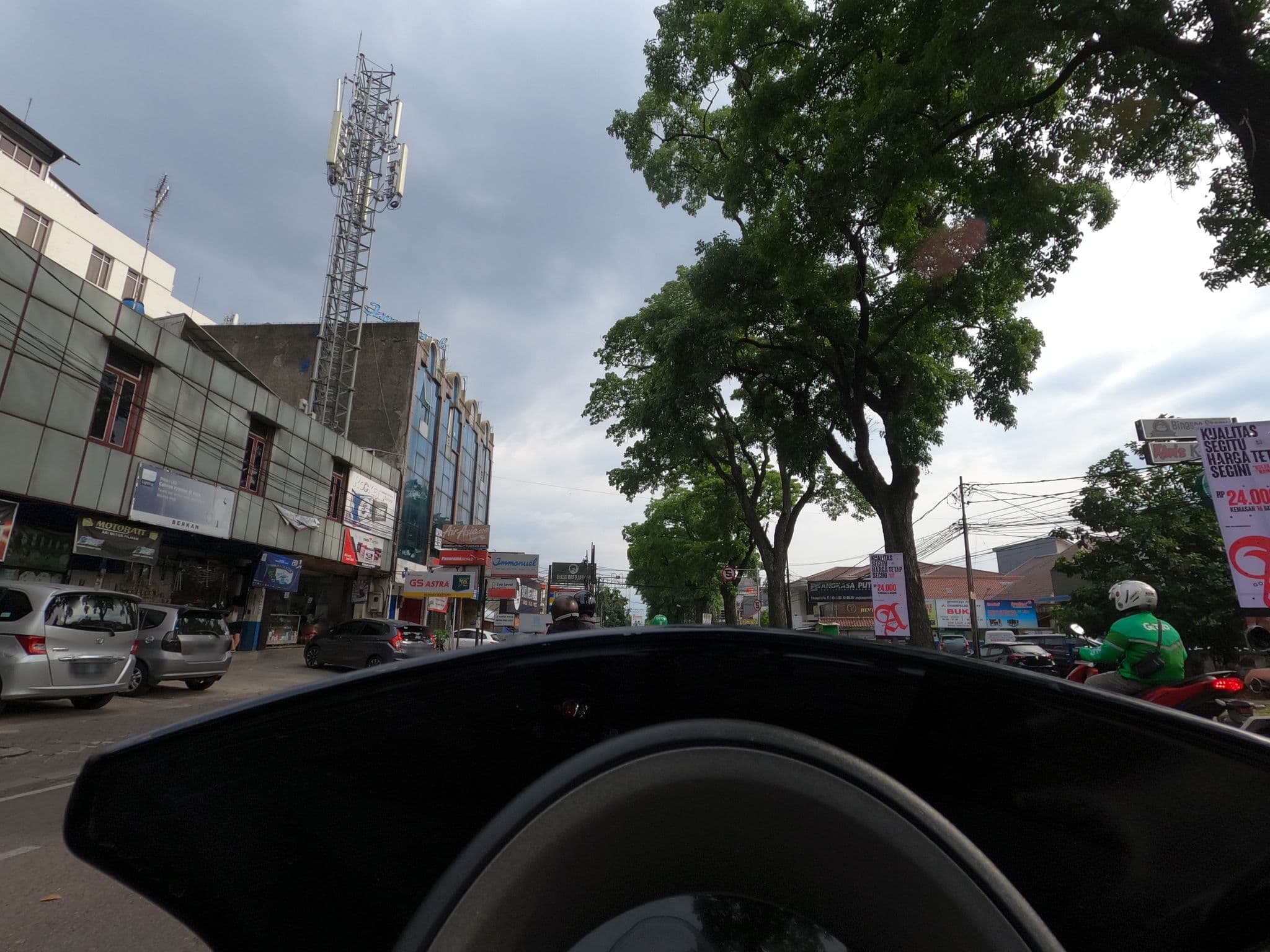 Street view near Grandia, Bandung — © addharuery (CC BY-SA · Mapillary)
