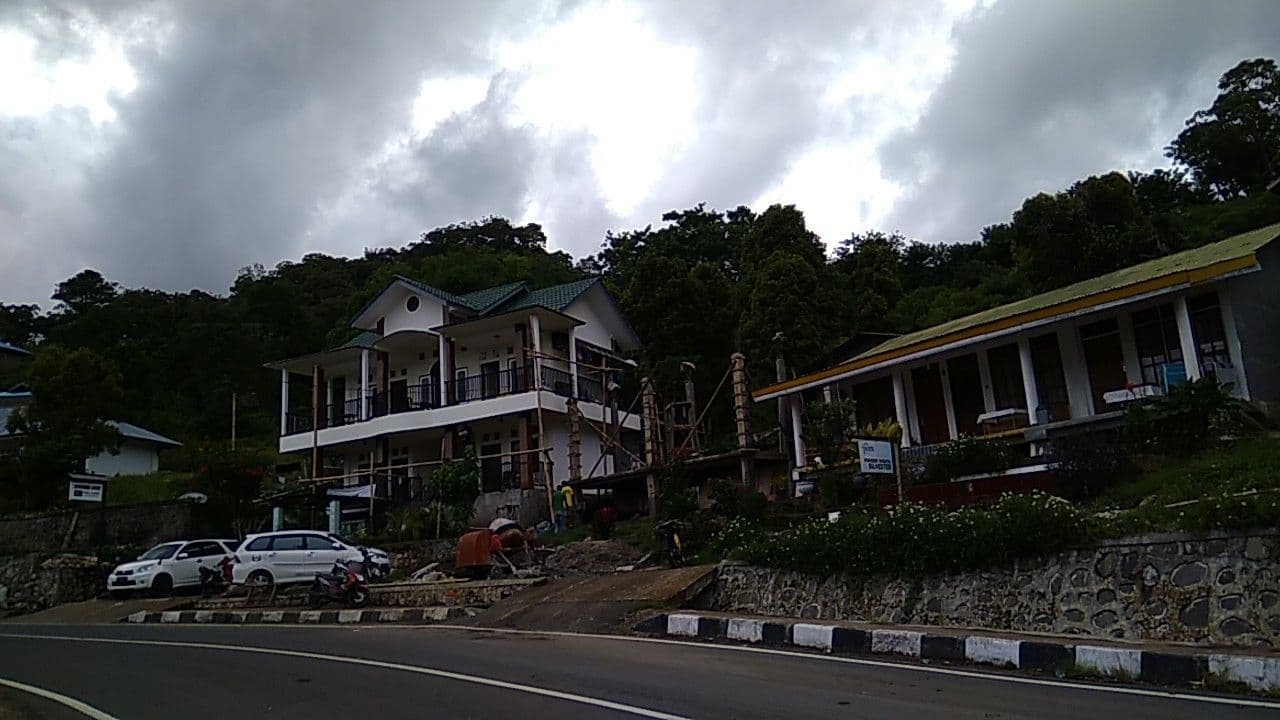 Street view near Wisma Kelimutu, Ende — © rodionoff (CC BY-SA · Mapillary)