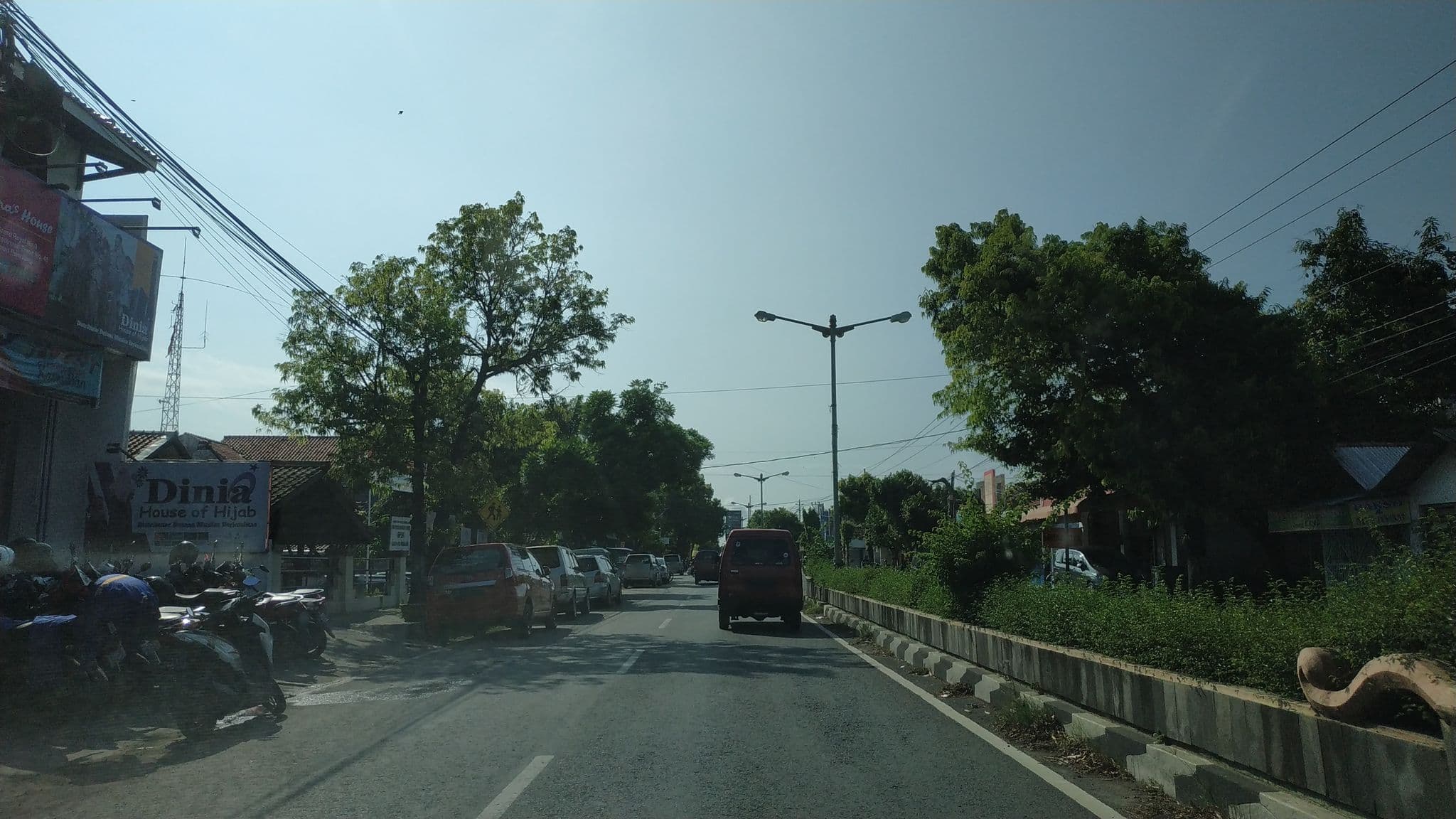 Street view near Hotel Grand Royal, Pemalang — © zainabr (CC BY-SA · Mapillary)