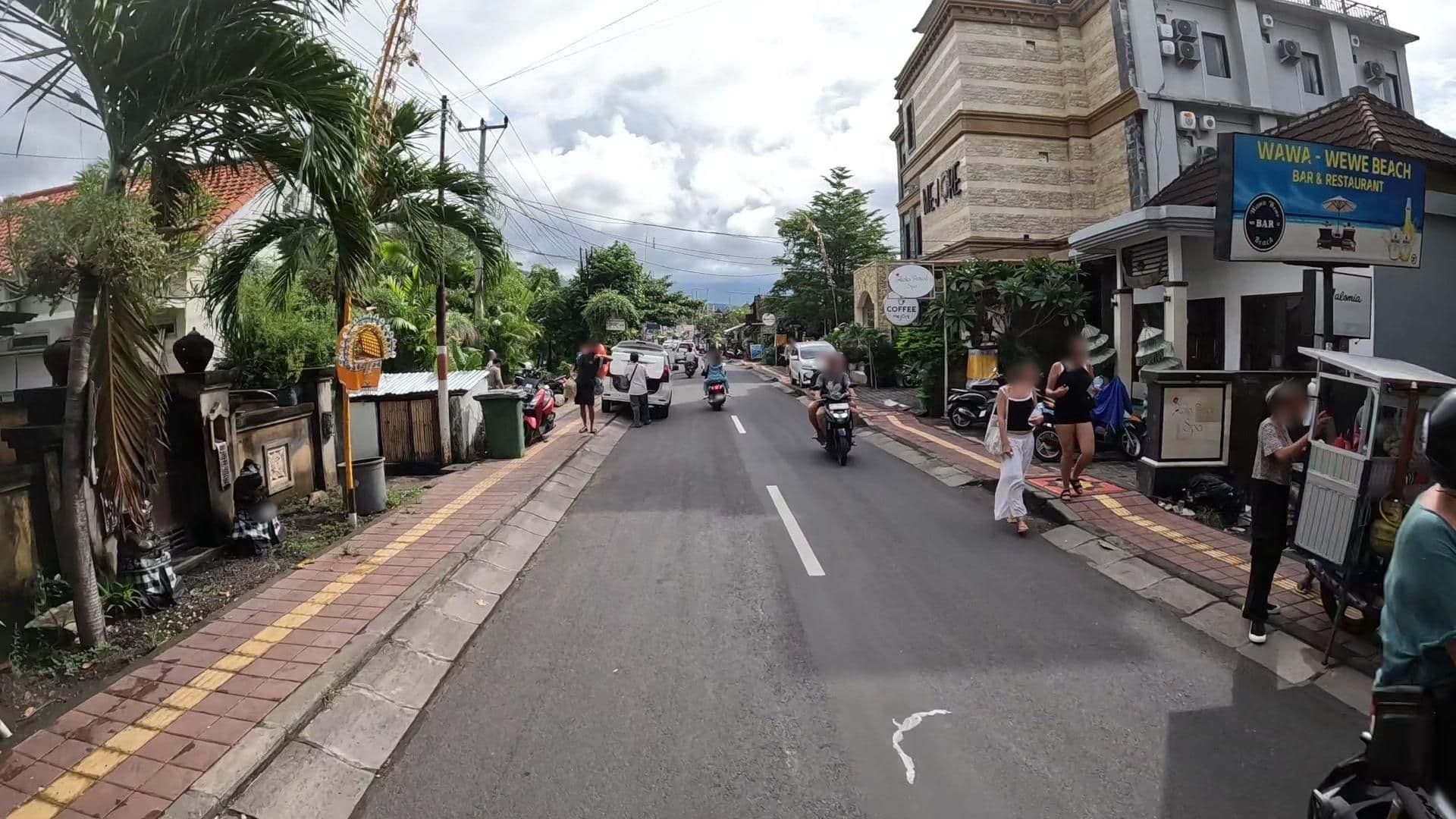Street view near Mango 5 Hotel, Amlapura