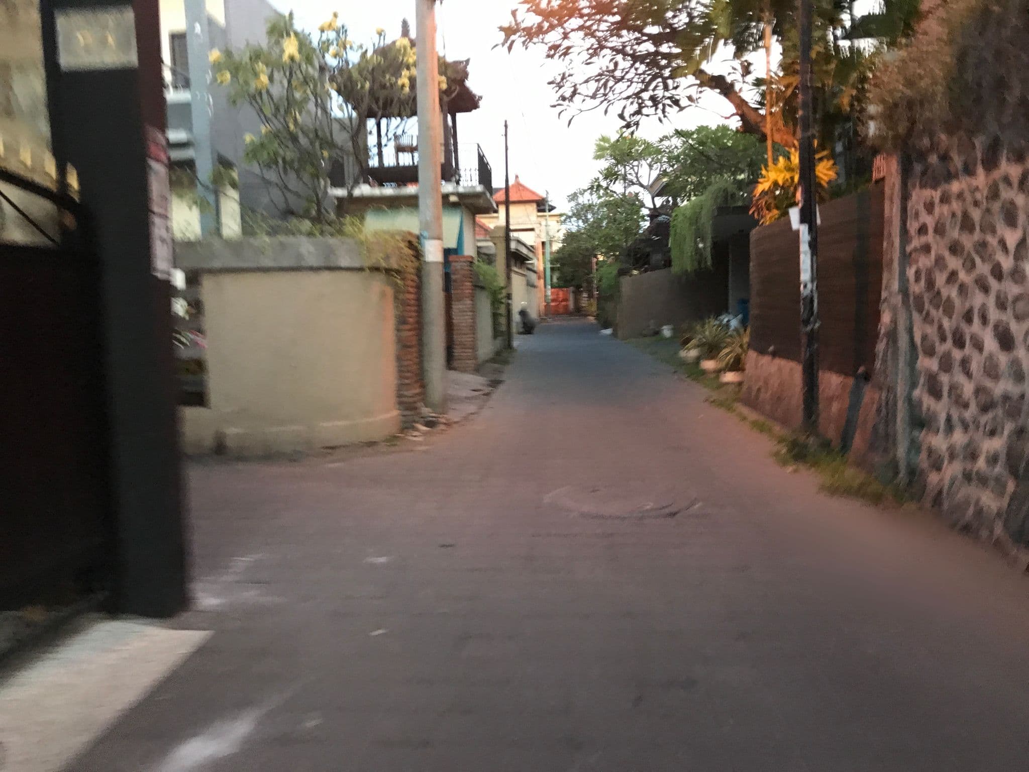 Street view near Kamandaka Hostel, Kuta — © alekseyrm (CC BY-SA · Mapillary)