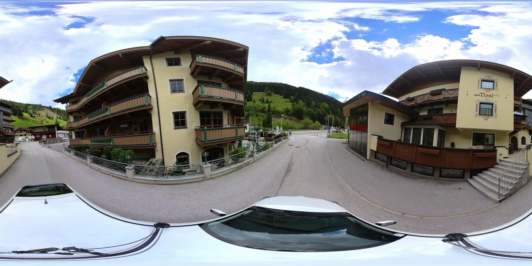 Street view near Haus Tirol, Tux — © osmplus_org (CC BY-SA · Mapillary)