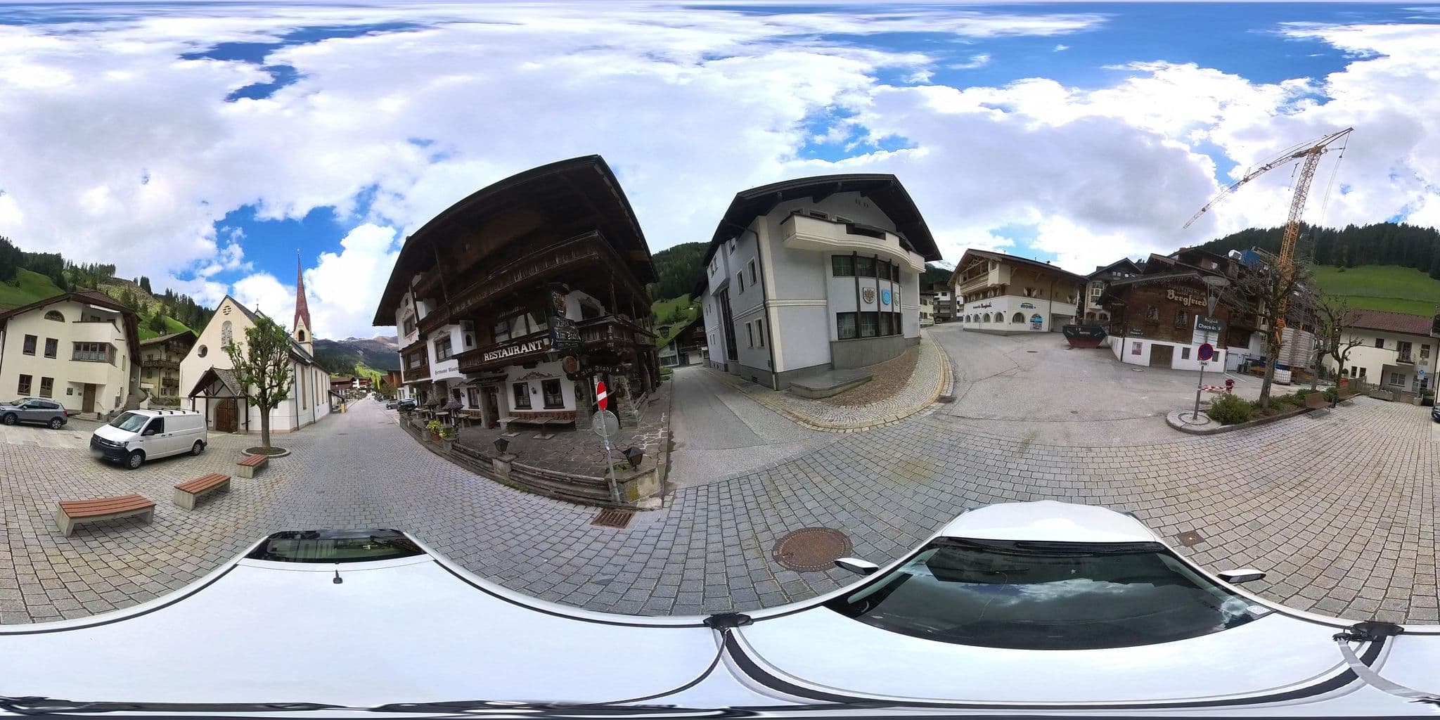 Street view near Das Klausner Häusl, Tux — © osmplus_org (CC BY-SA · Mapillary)