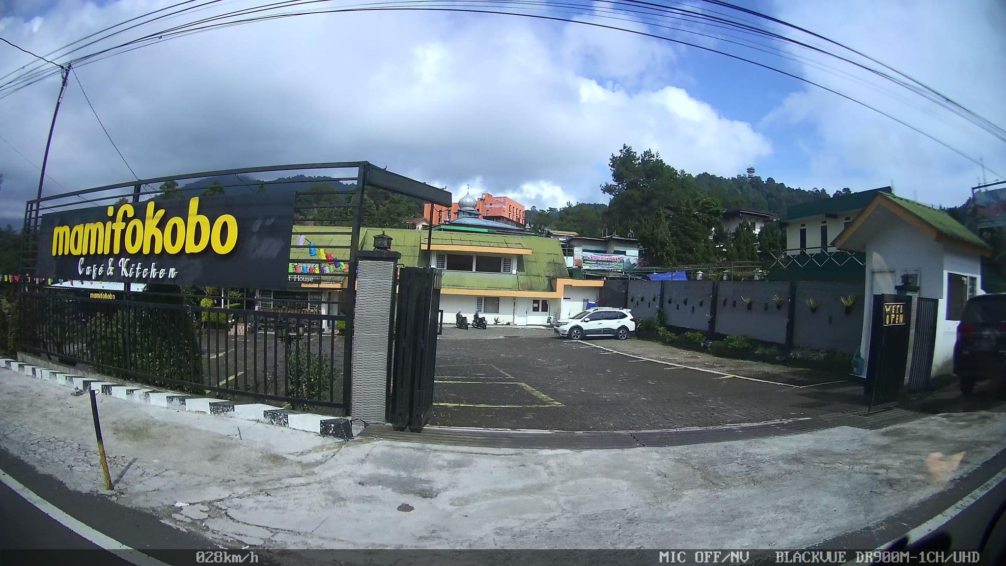 Street view near Mamifokobo Guest House - Ciloto, Caringin — © kaart_2 (CC BY-SA · Mapillary)