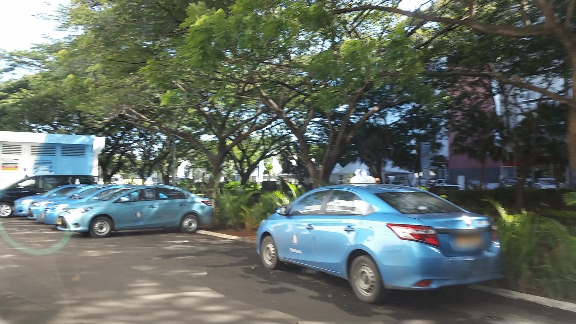 Street view near Mercure Hotel Alam Sutera, Ciputat — © roadroid (CC BY-SA · Mapillary)