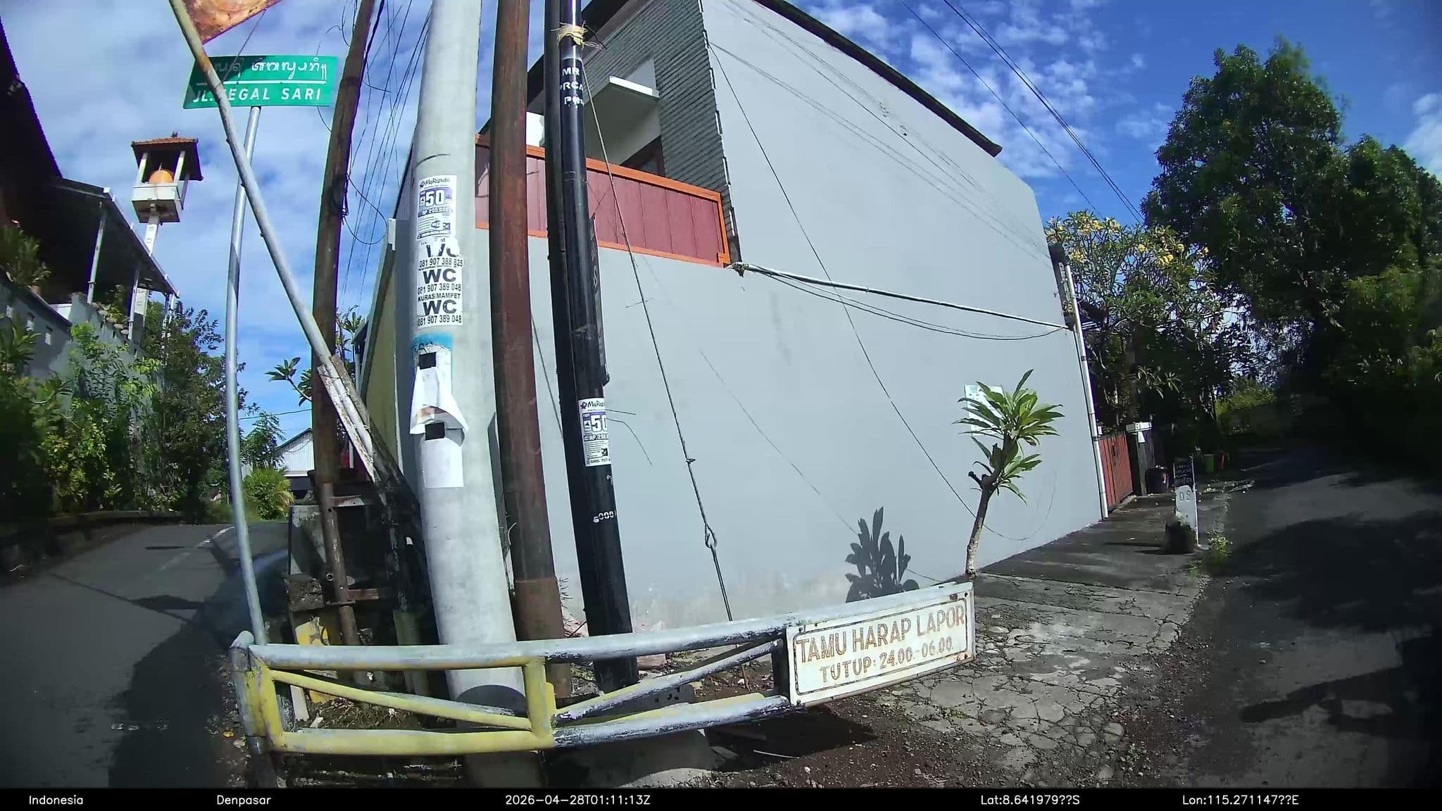 Street view near Adikara Tropical Garden, Batubulan — © Kaart---RIGHT (CC BY-SA · Mapillary)