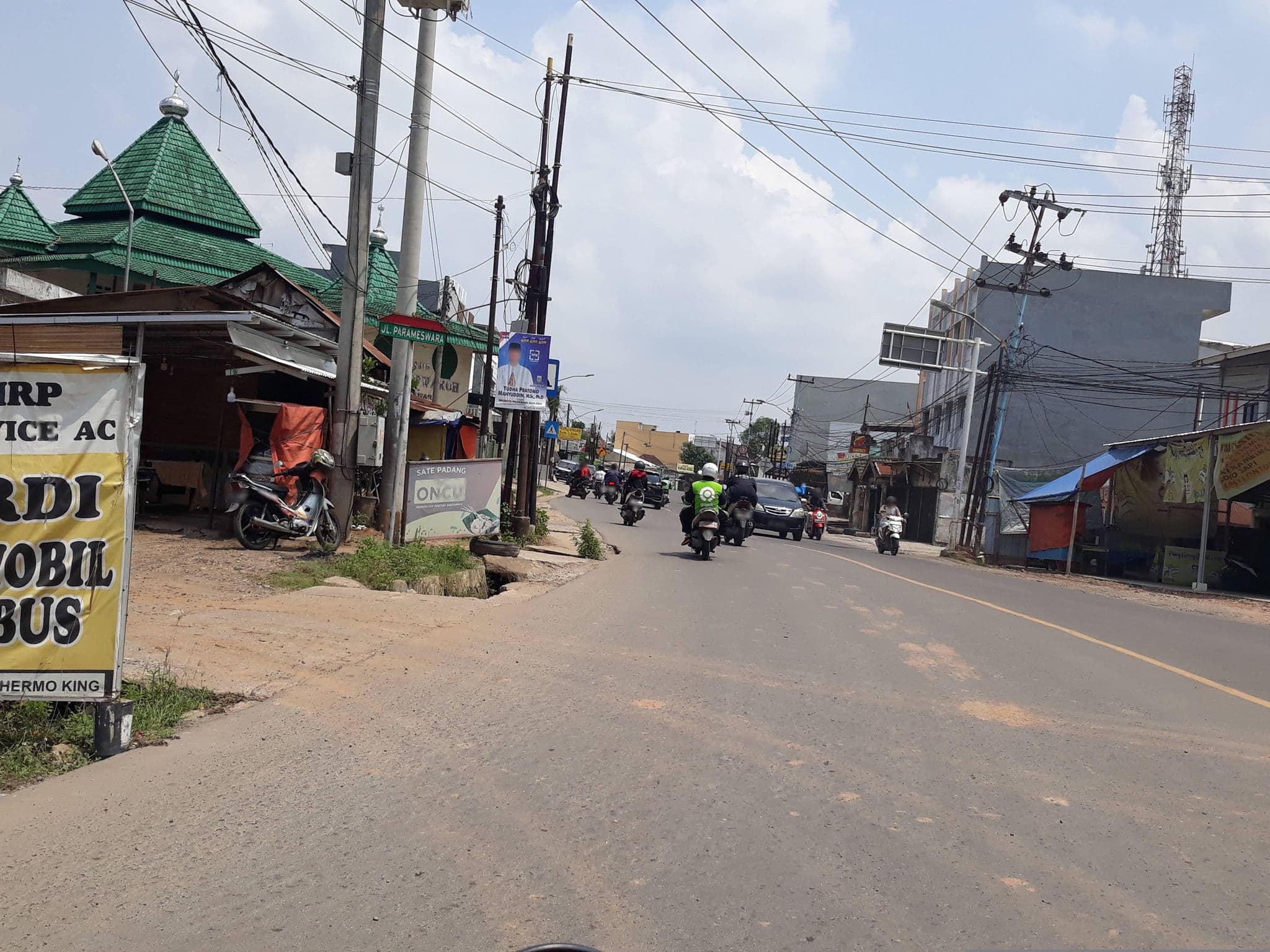Street view near Barber Pak Haji, Palembang — © Kaart_Local (CC BY-SA · Mapillary)