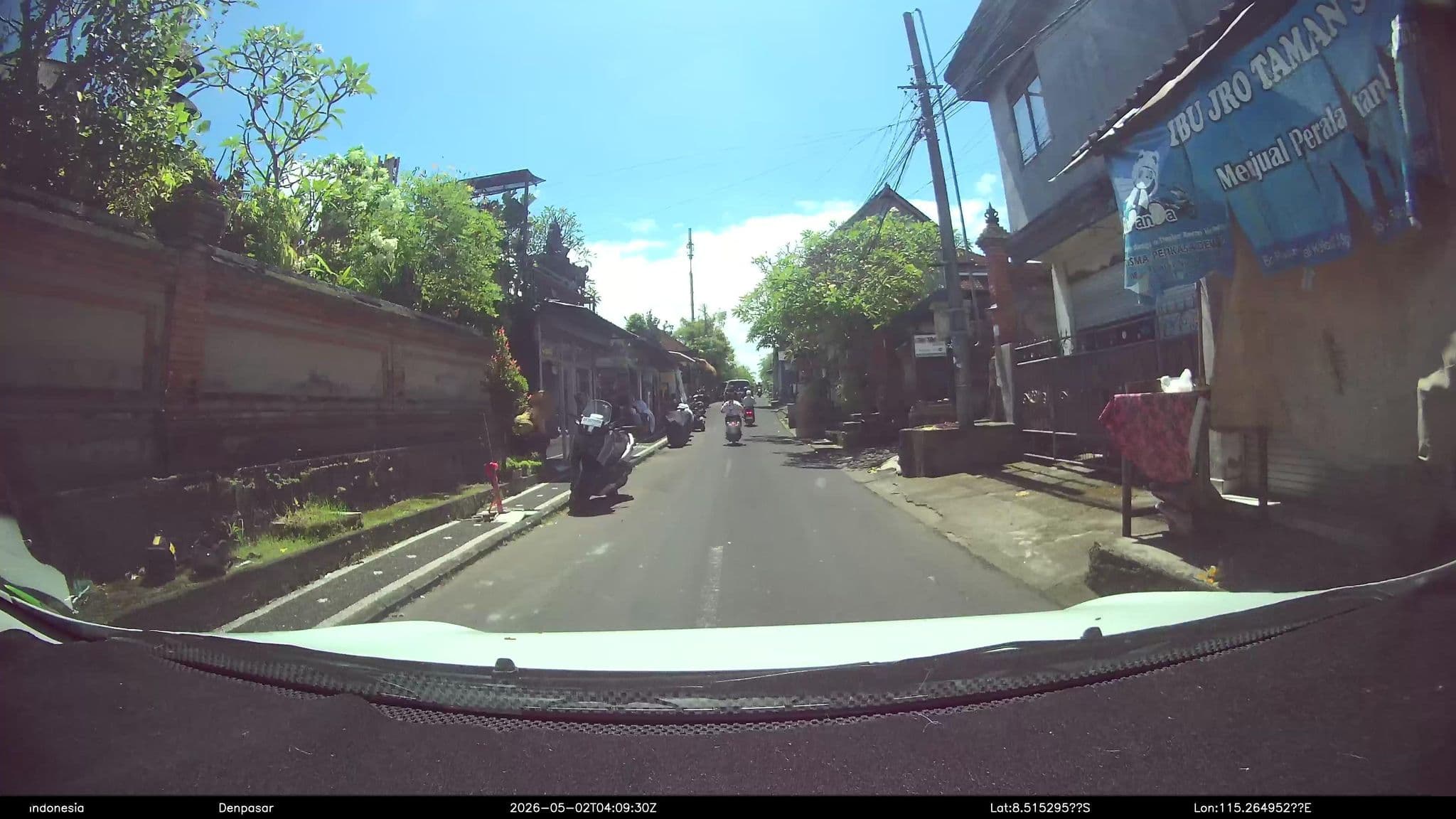 Street view near Dewi Antawa Homestay, Ubud — © Kaart---FRONT (CC BY-SA · Mapillary)