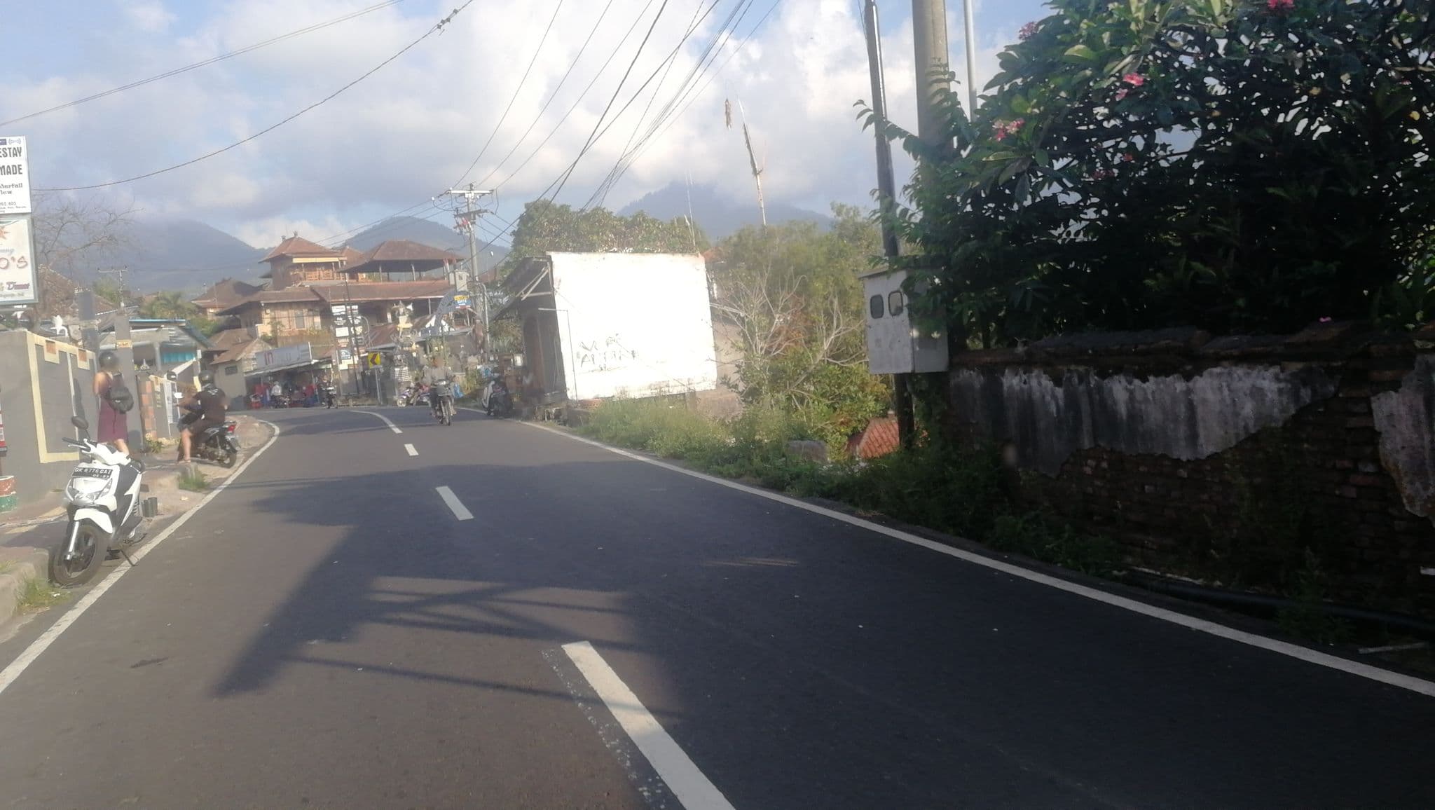 Street view near Jojo’s Homestay, Munduk — © thewayofmando (CC BY-SA · Mapillary)
