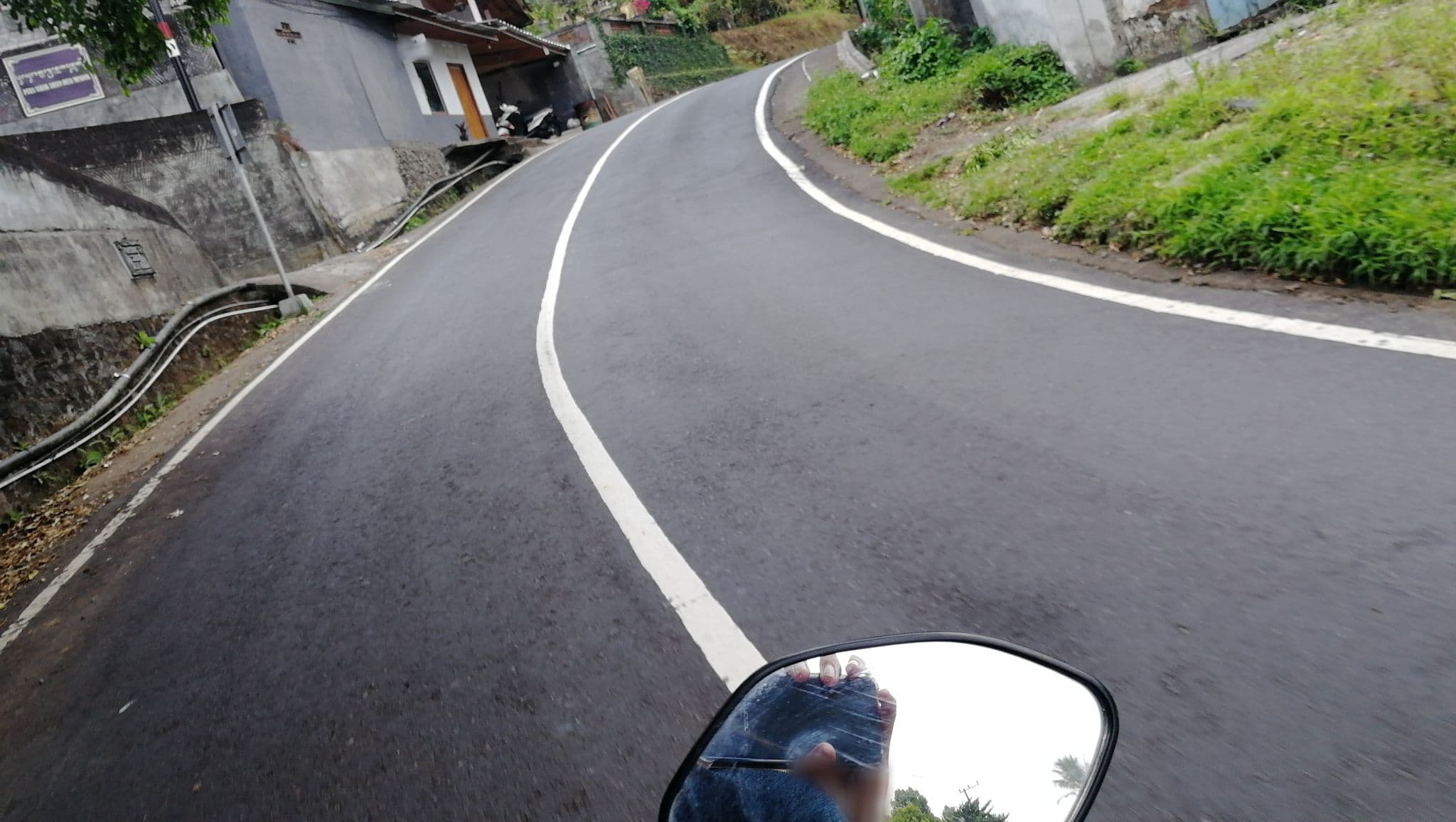 Street view near Munduk Sari Resort, Munduk — © thewayofmando (CC BY-SA · Mapillary)