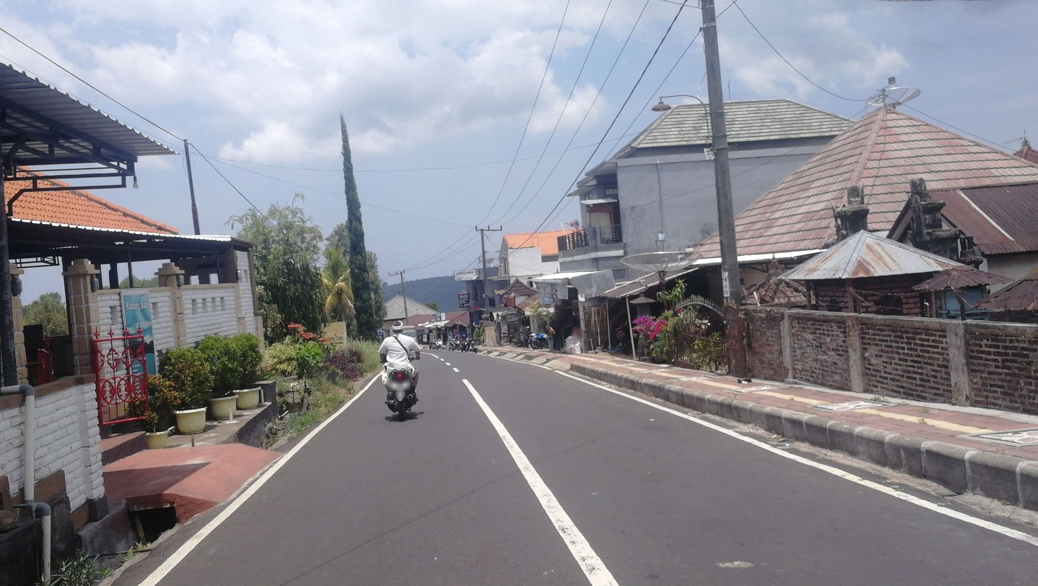 Street view near Karang Sari Guesthouse, Munduk — © thewayofmando (CC BY-SA · Mapillary)