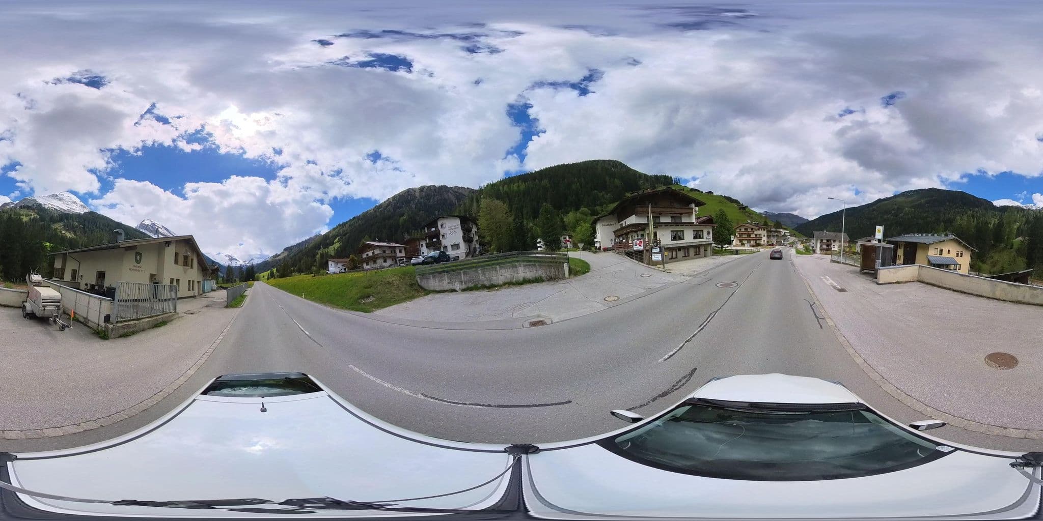 Street view near Junser Gasthäusl, Tux — © osmplus_org (CC BY-SA · Mapillary)