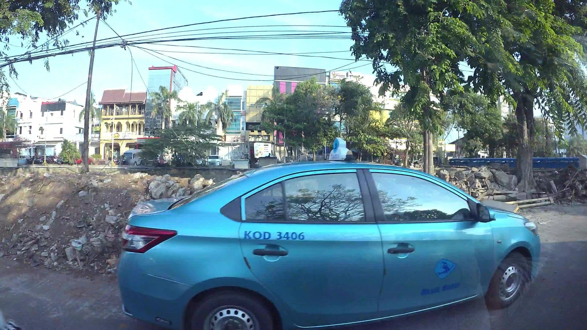 Street view near Oyo near Mall of Indonesia, Utan — © kaart_3 (CC BY-SA · Mapillary)