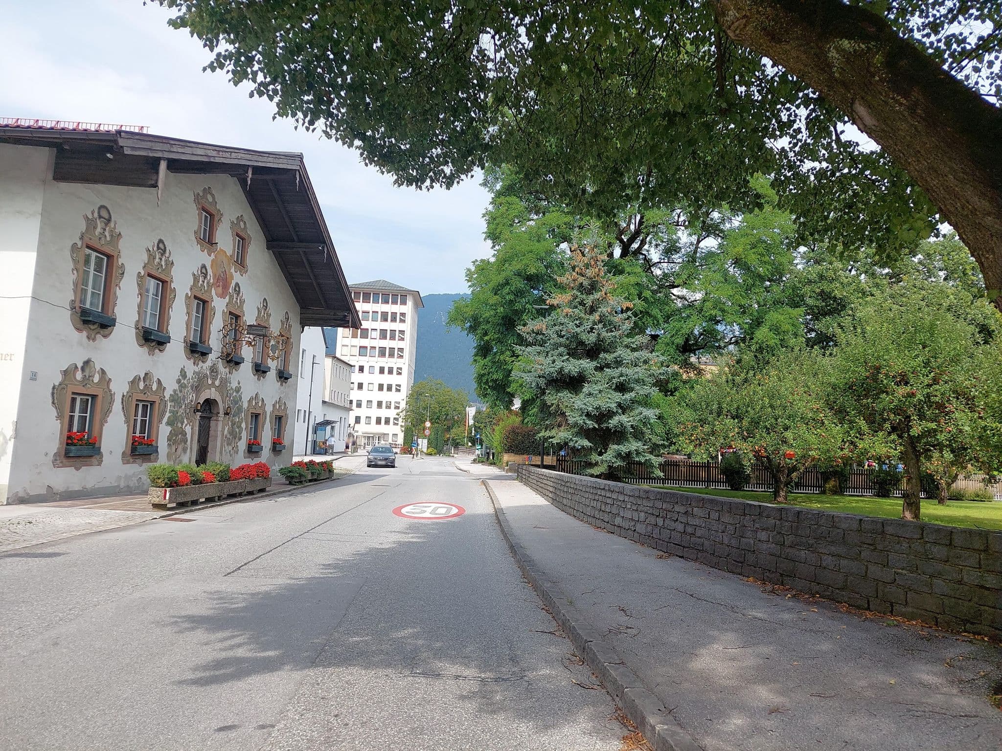 Street view near Auerwirt, Kundl — © viavista (CC BY-SA · Mapillary)