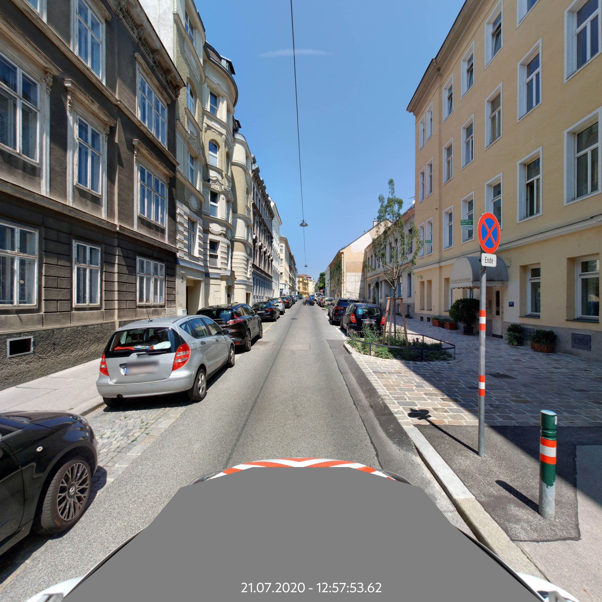 Street view near Edelhof Apartments Vienna, Währing — © eliasgander (CC BY-SA · Mapillary)